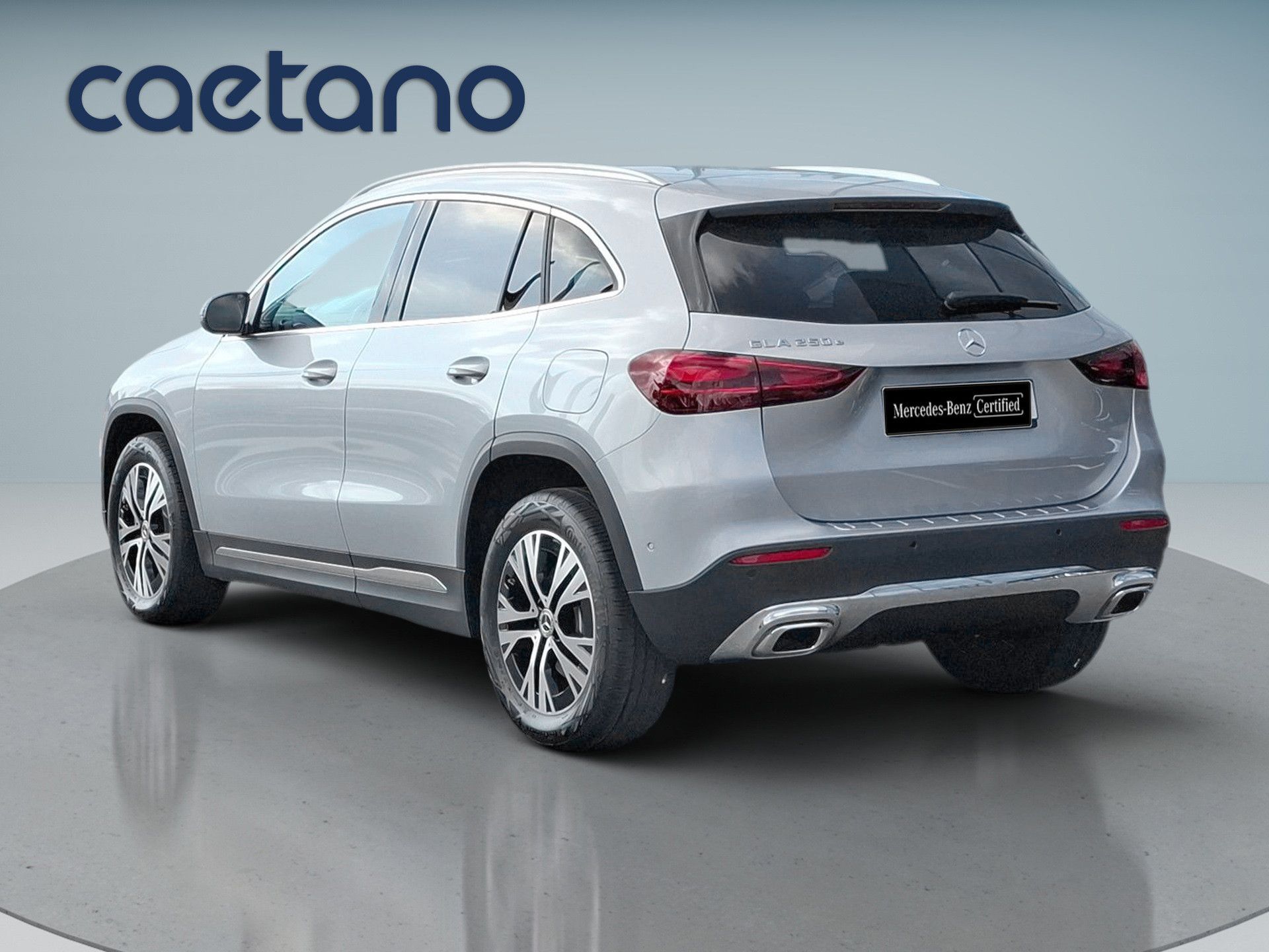 Mercedes-Benz GLA 250 e híbrido plug-in — photo 5