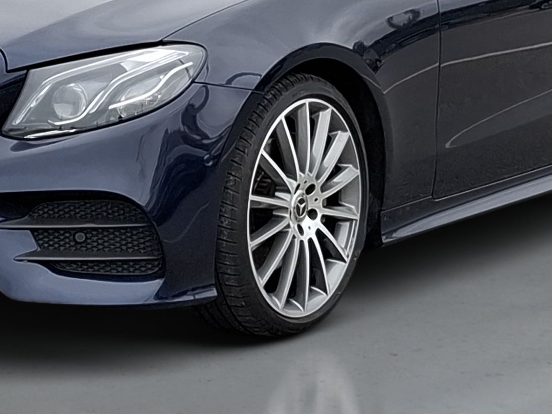 Mercedes-Benz Classe E 220 d Coupé — photo 4