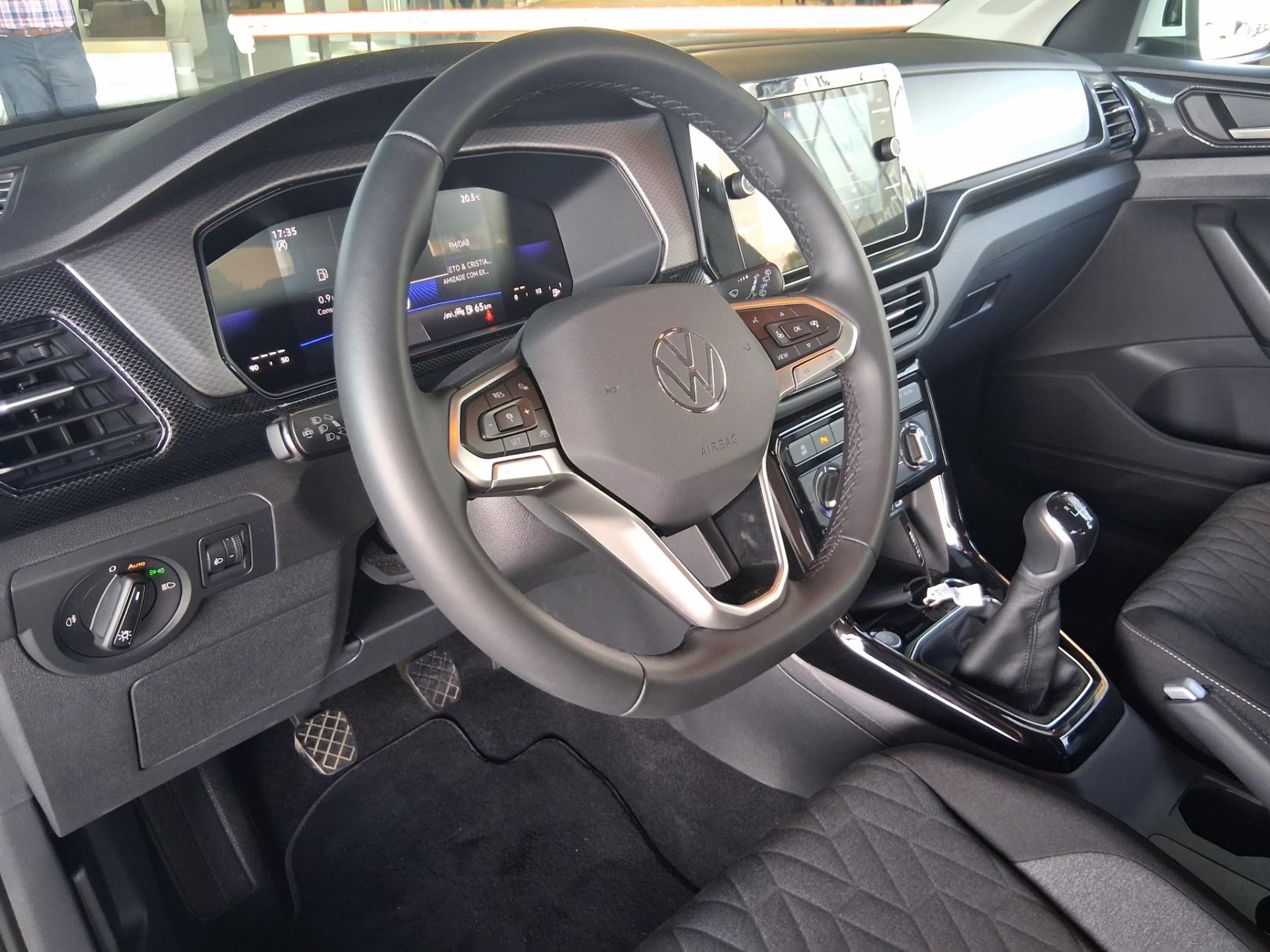 Volkswagen T-Cross 1.0 TSI 95cv Urban — photo 4