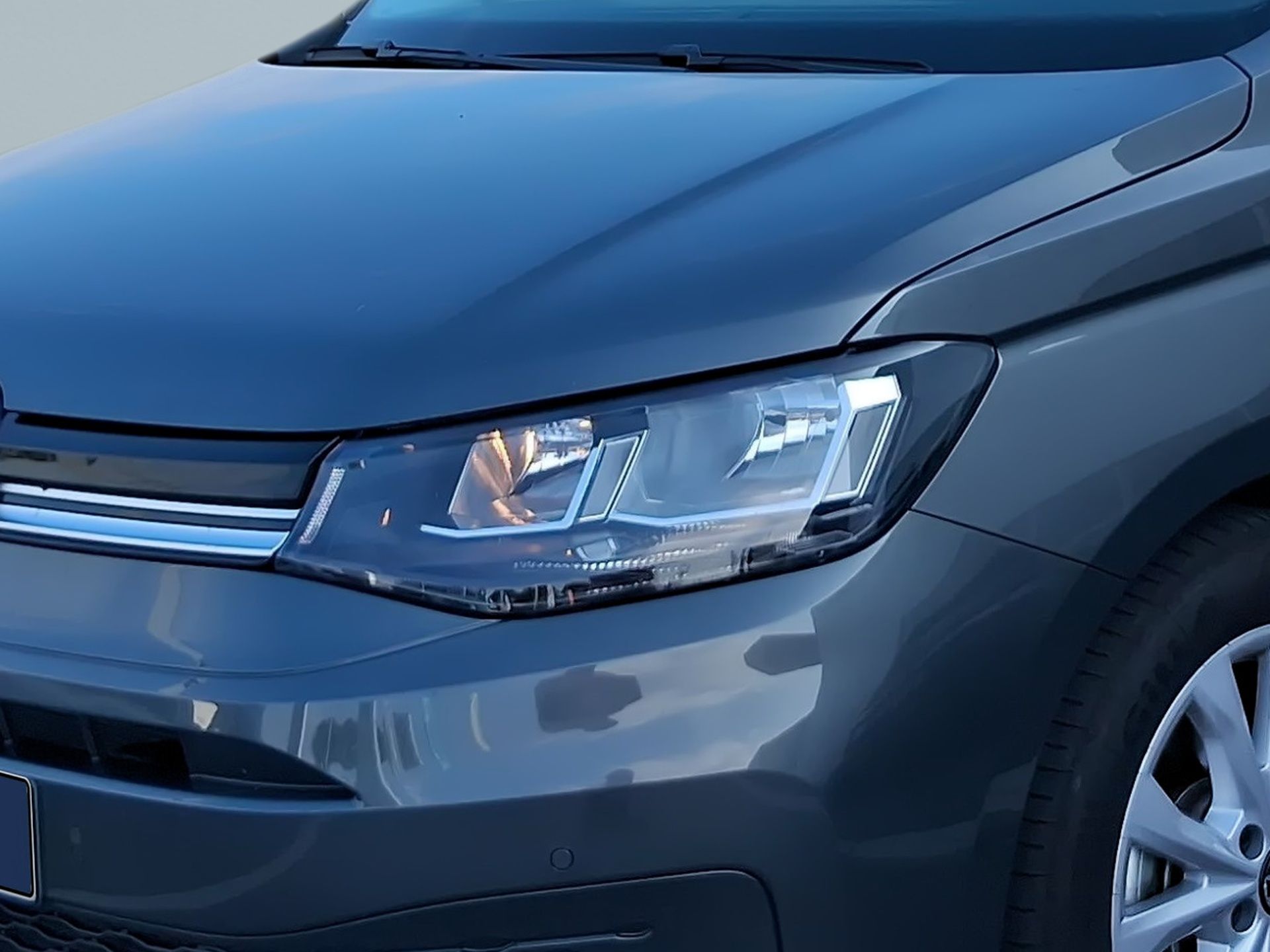 Volkswagen Caddy Maxi Life 1.5PHEV 150 DSG — photo 2