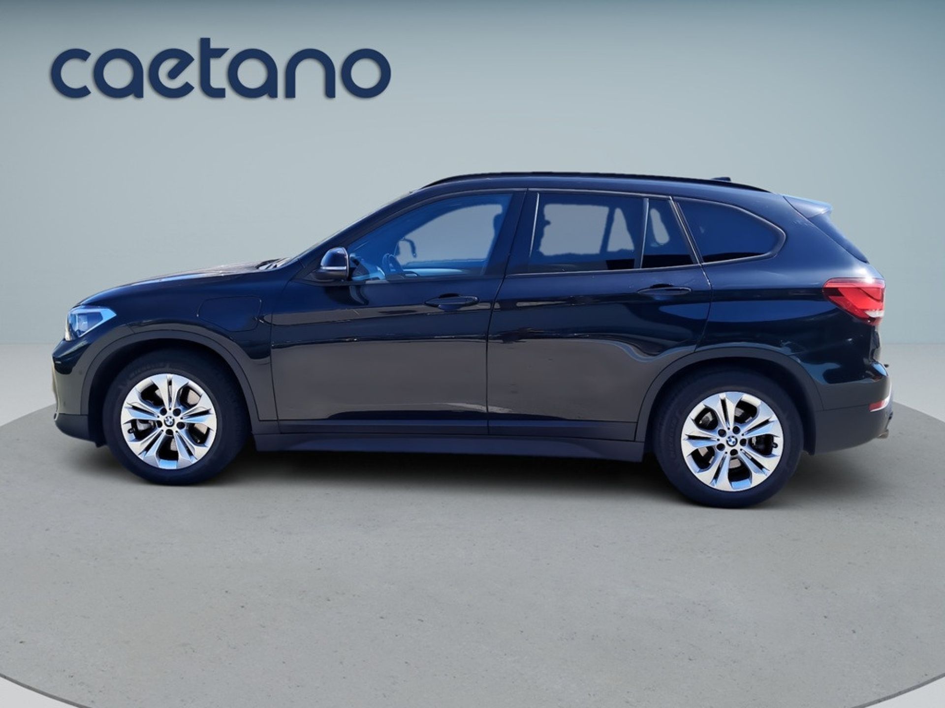 BMW X1 xDrive25e — photo 3