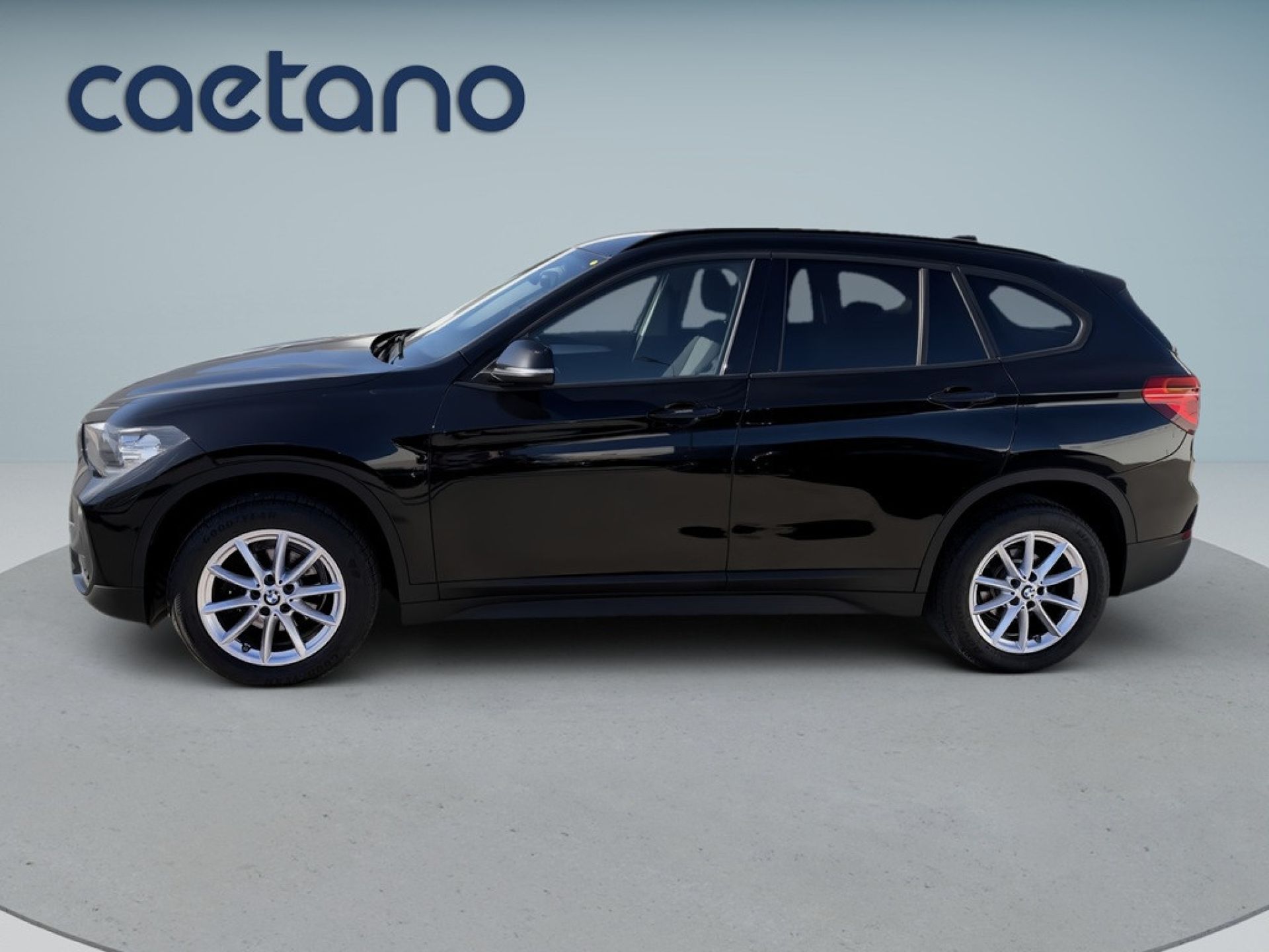 BMW X1 sDrive16d — photo 3