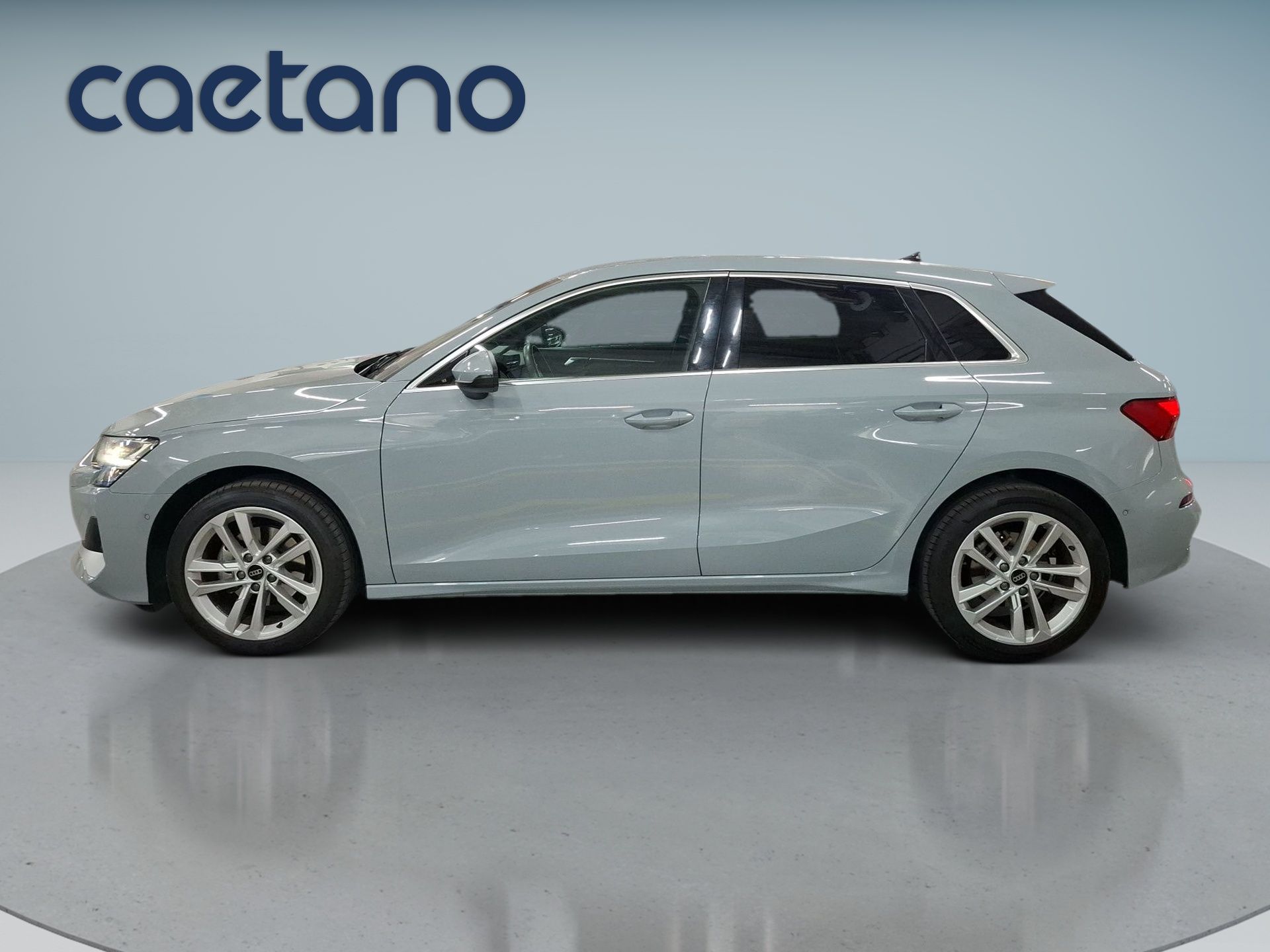Audi A3 Sportback 30 TFSI S tronic Advanced — photo 3
