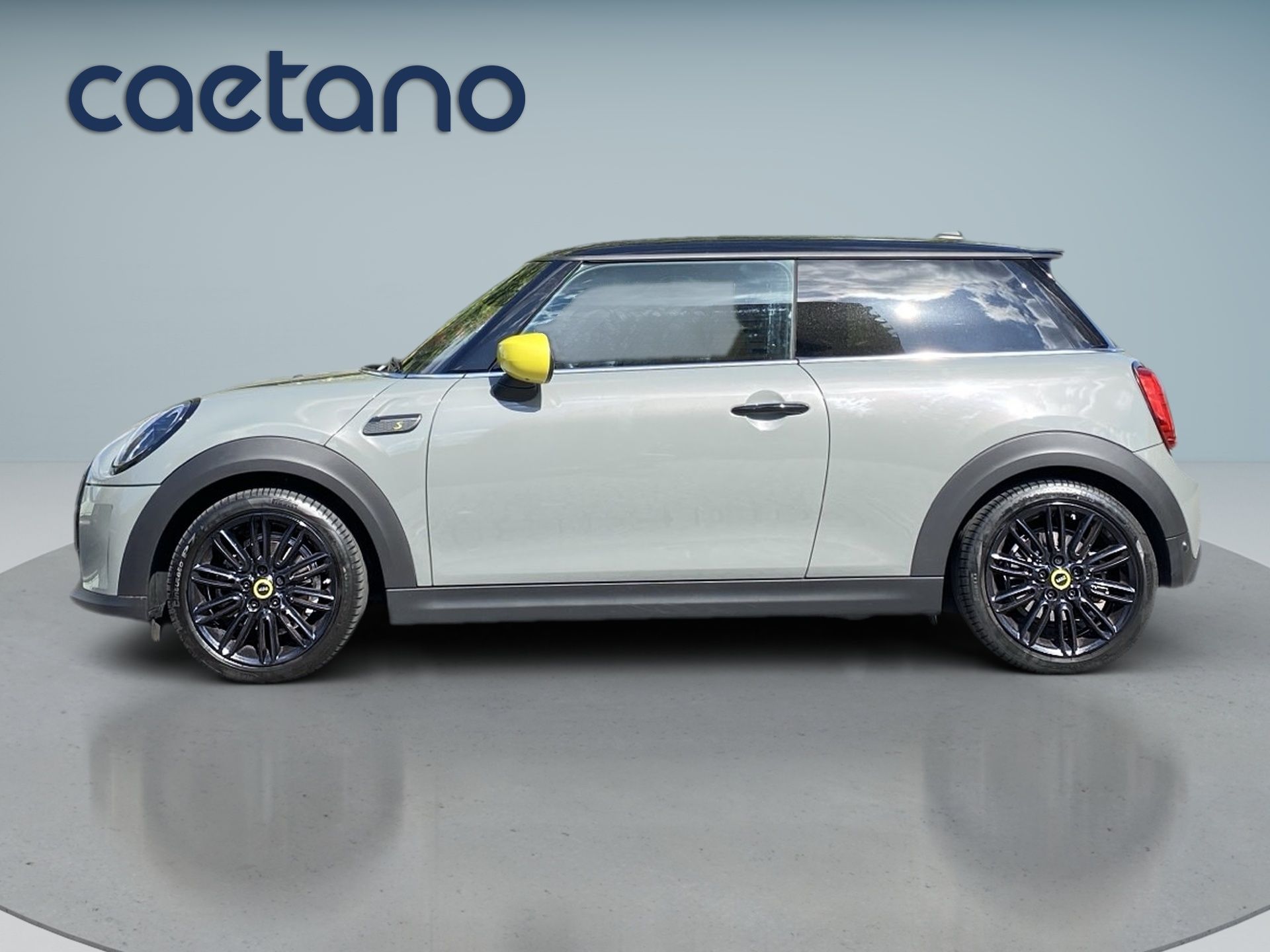 MINI Mini Cooper SE — photo 3