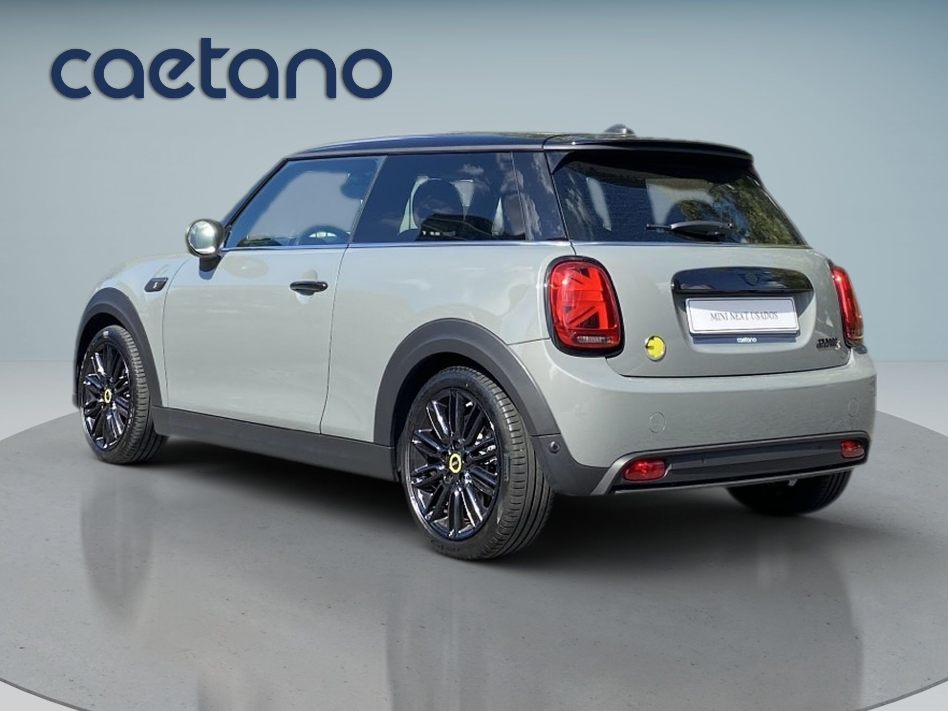 MINI Mini Cooper SE — photo 5