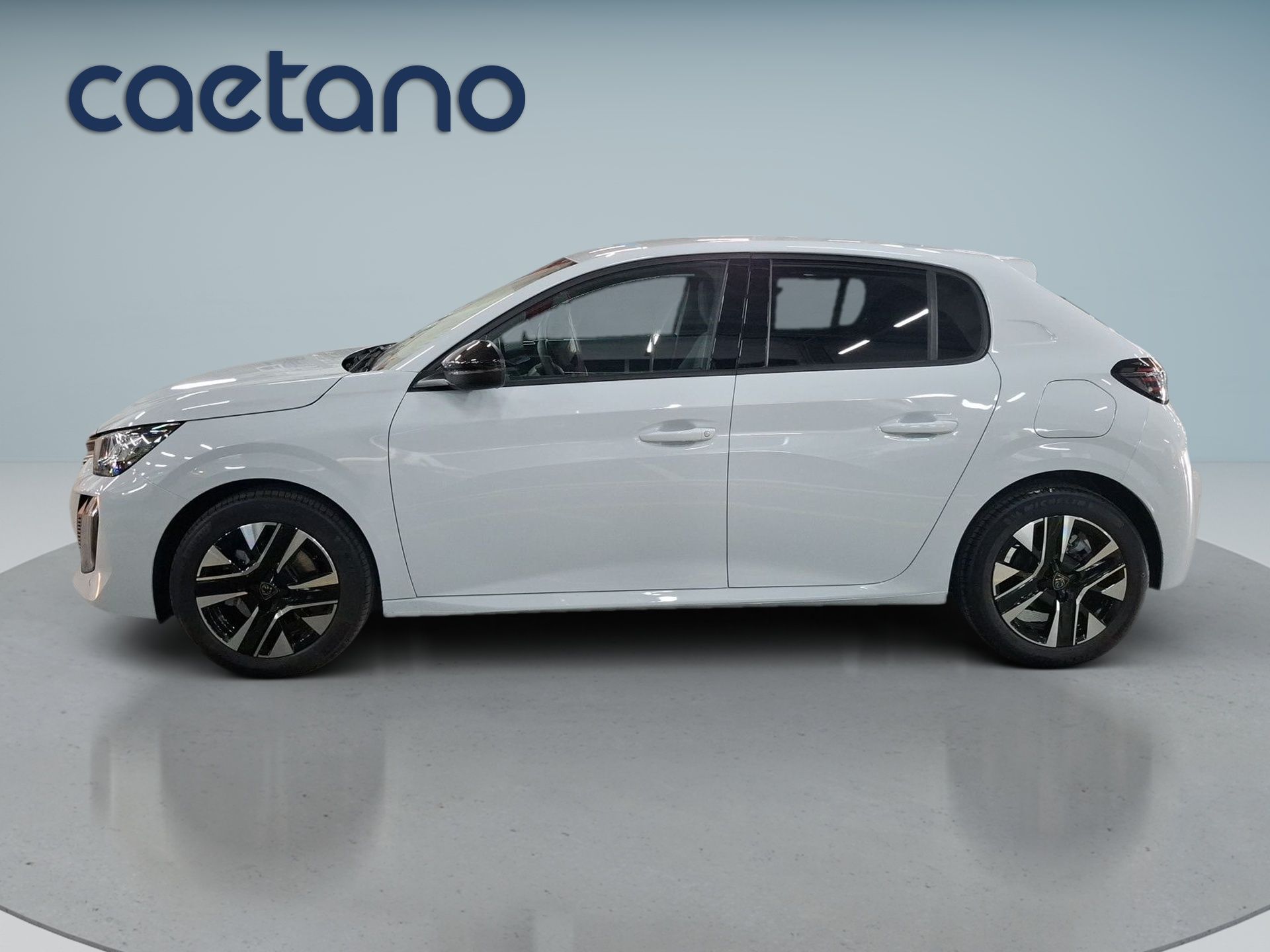 Peugeot 208 Allure Hybrid 110 cv e-DCS6 — photo 4