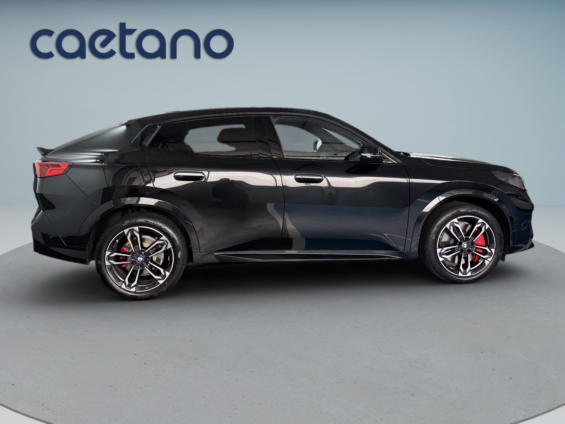 BMW iX2 eDrive20 — photo 4