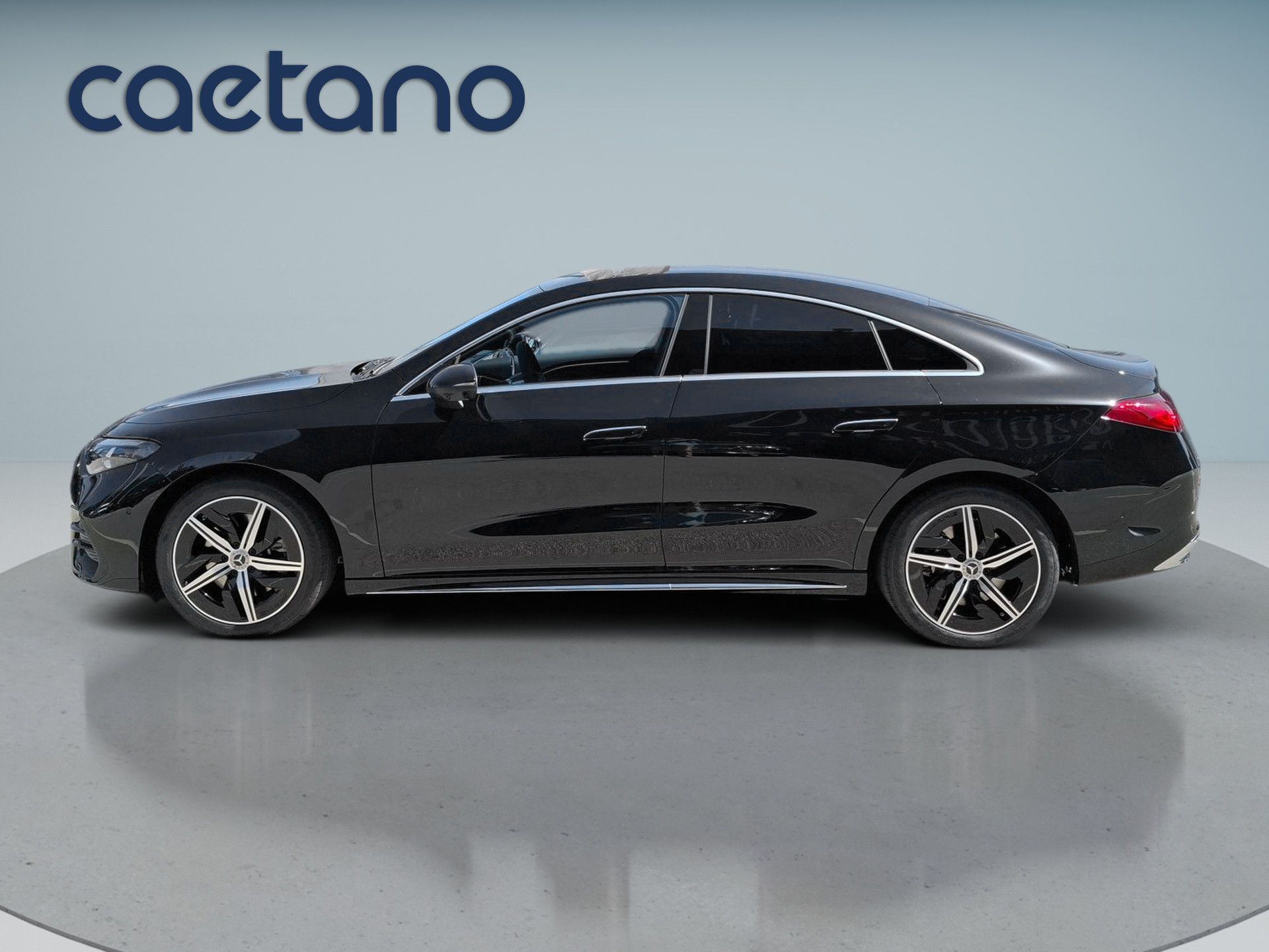 Mercedes-Benz CLA 250+ com tecnologia EQ — photo 2