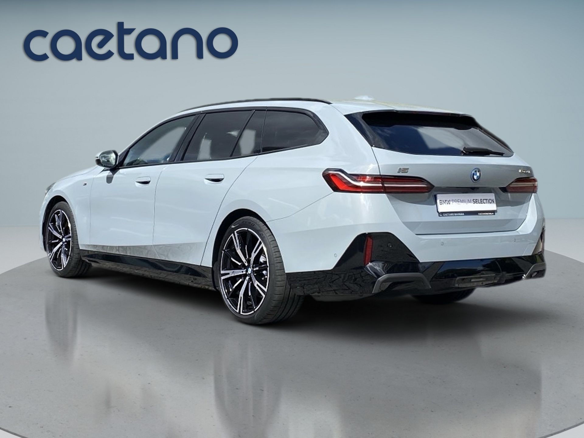 BMW i5 eDrive40 — photo 3