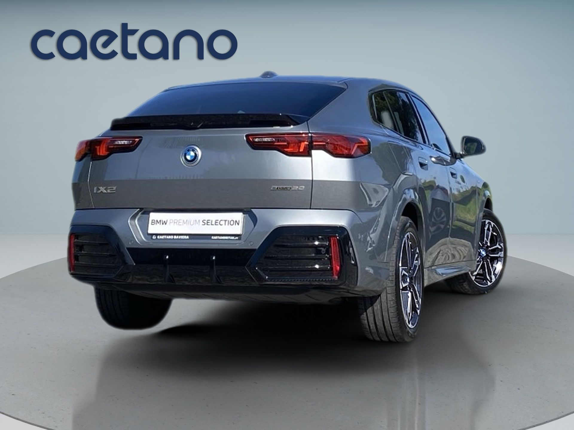 BMW iX2 eDrive20 — photo 2
