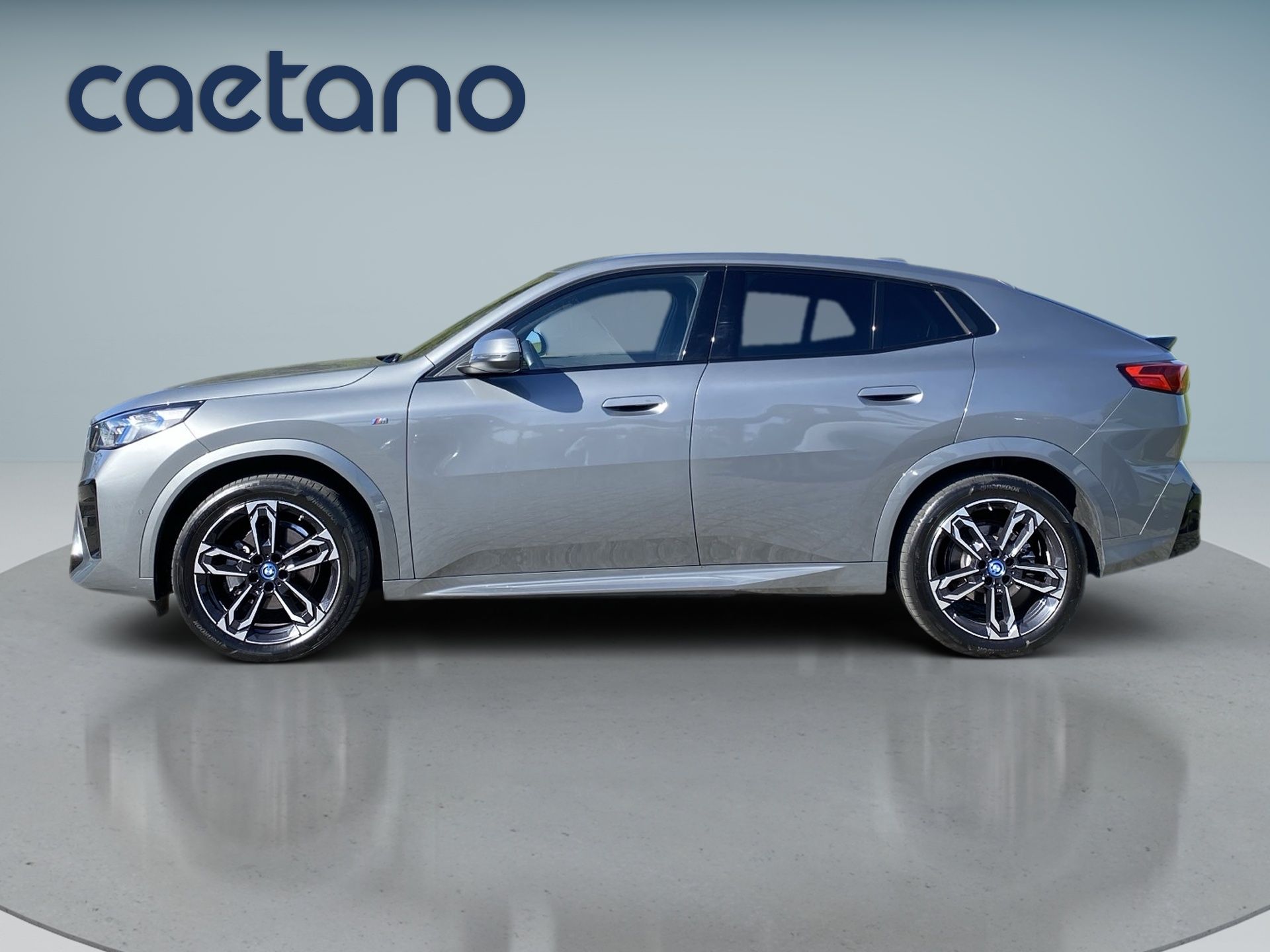 BMW iX2 eDrive20 — photo 5