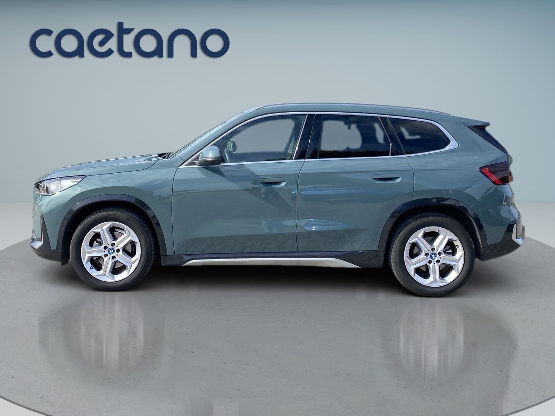 BMW iX1 eDrive20 — photo 3