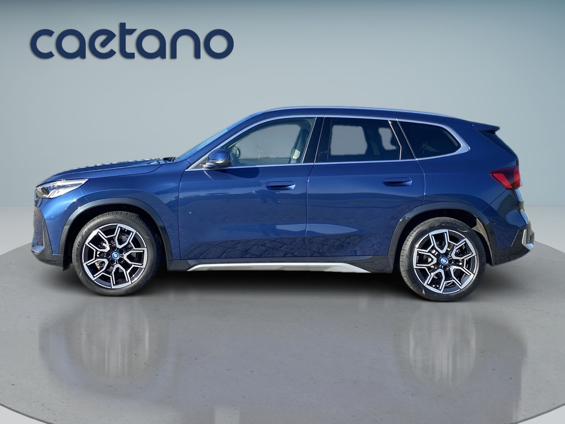 BMW iX1 eDrive20 — photo 5
