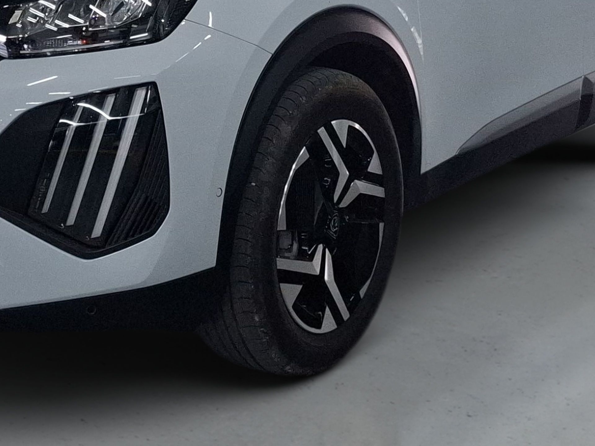 Peugeot 2008 1.2 100 cv Allure CVM6 — photo 3