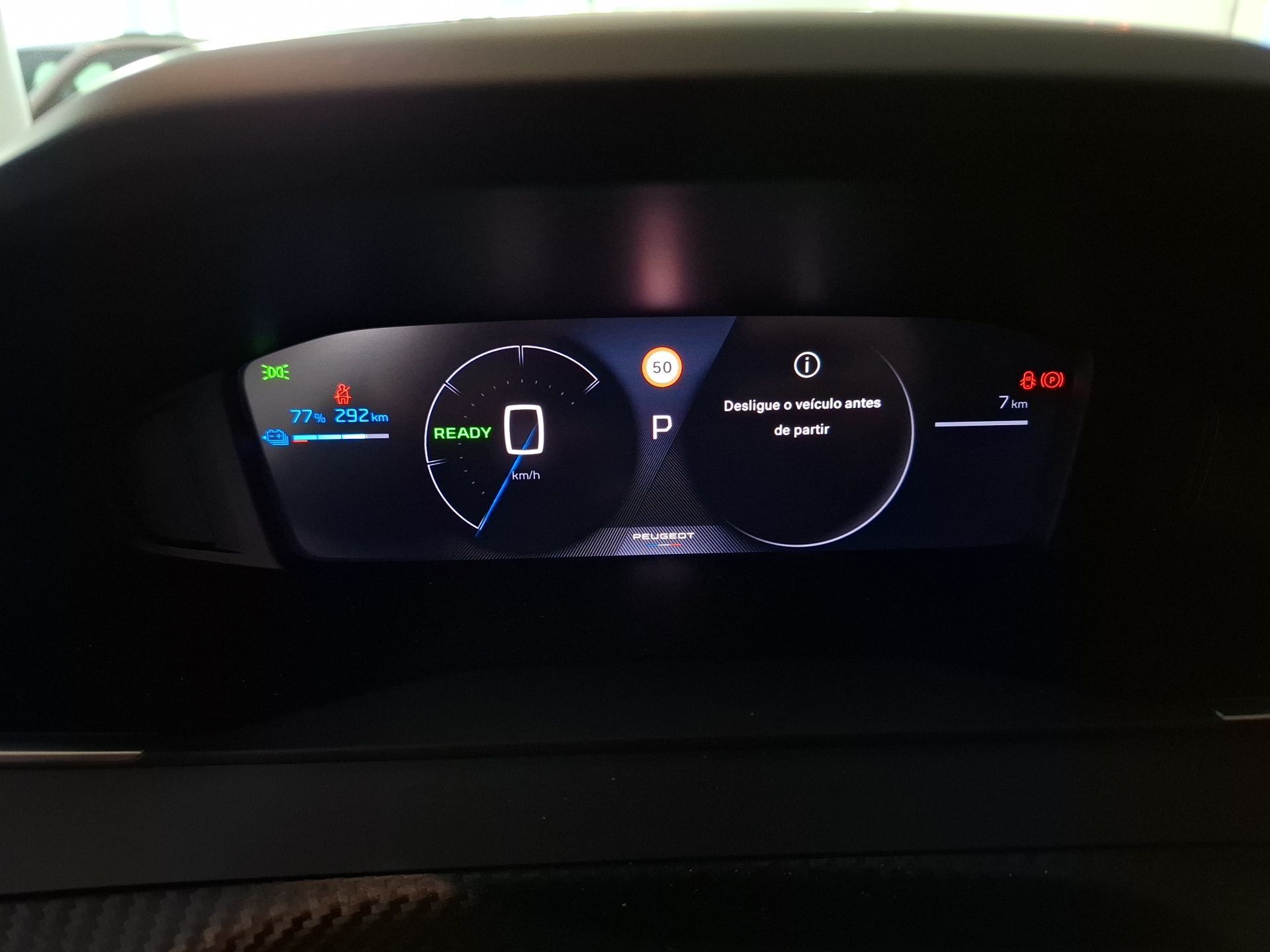 Peugeot E-2008 156 cv - Bateria 54 kWh Allure — photo 2