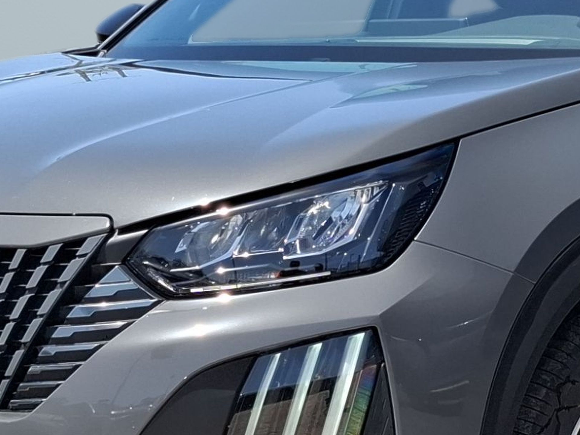 Peugeot 2008 1.2 Hybrid 145 cv Edition e-DCS6 — photo 5