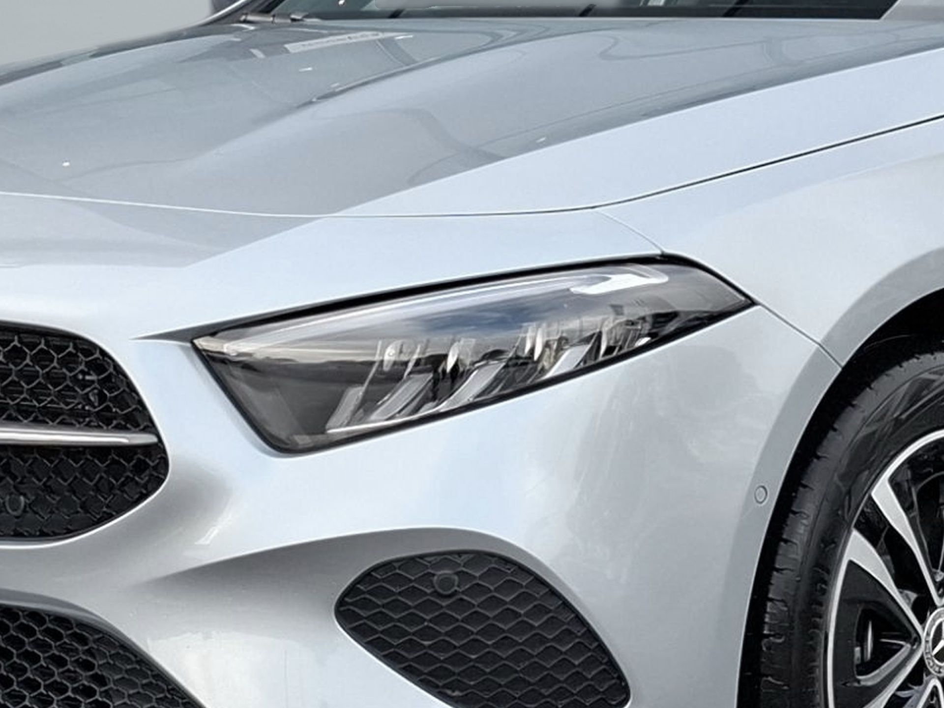 Mercedes-Benz Classe A 250 e com tecnologia EQ Auto — photo 2