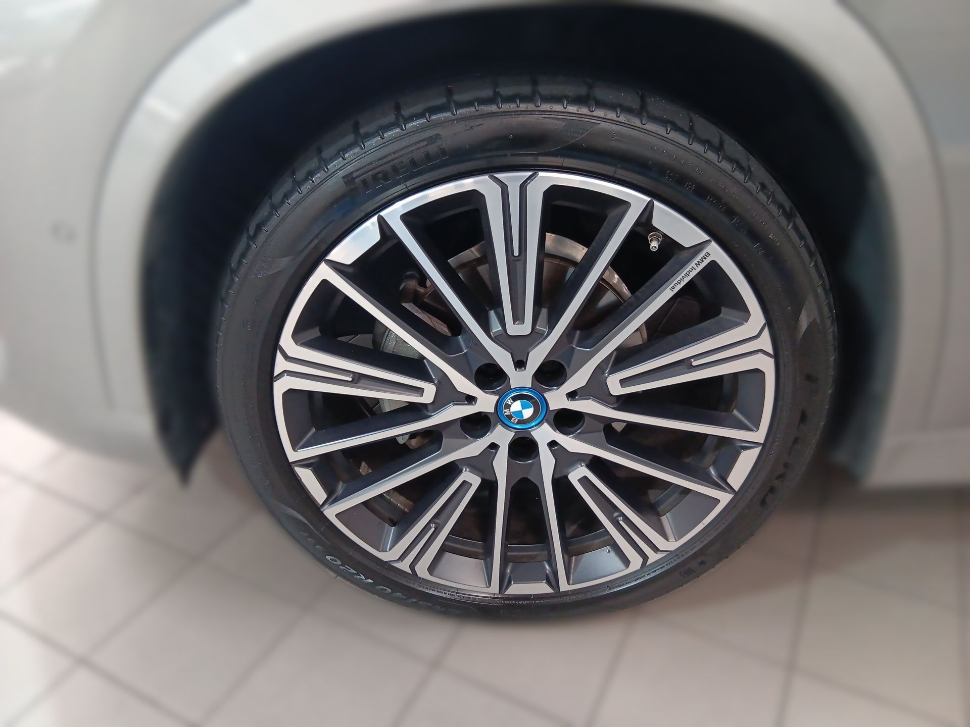 BMW iX1 eDrive20 — photo 3