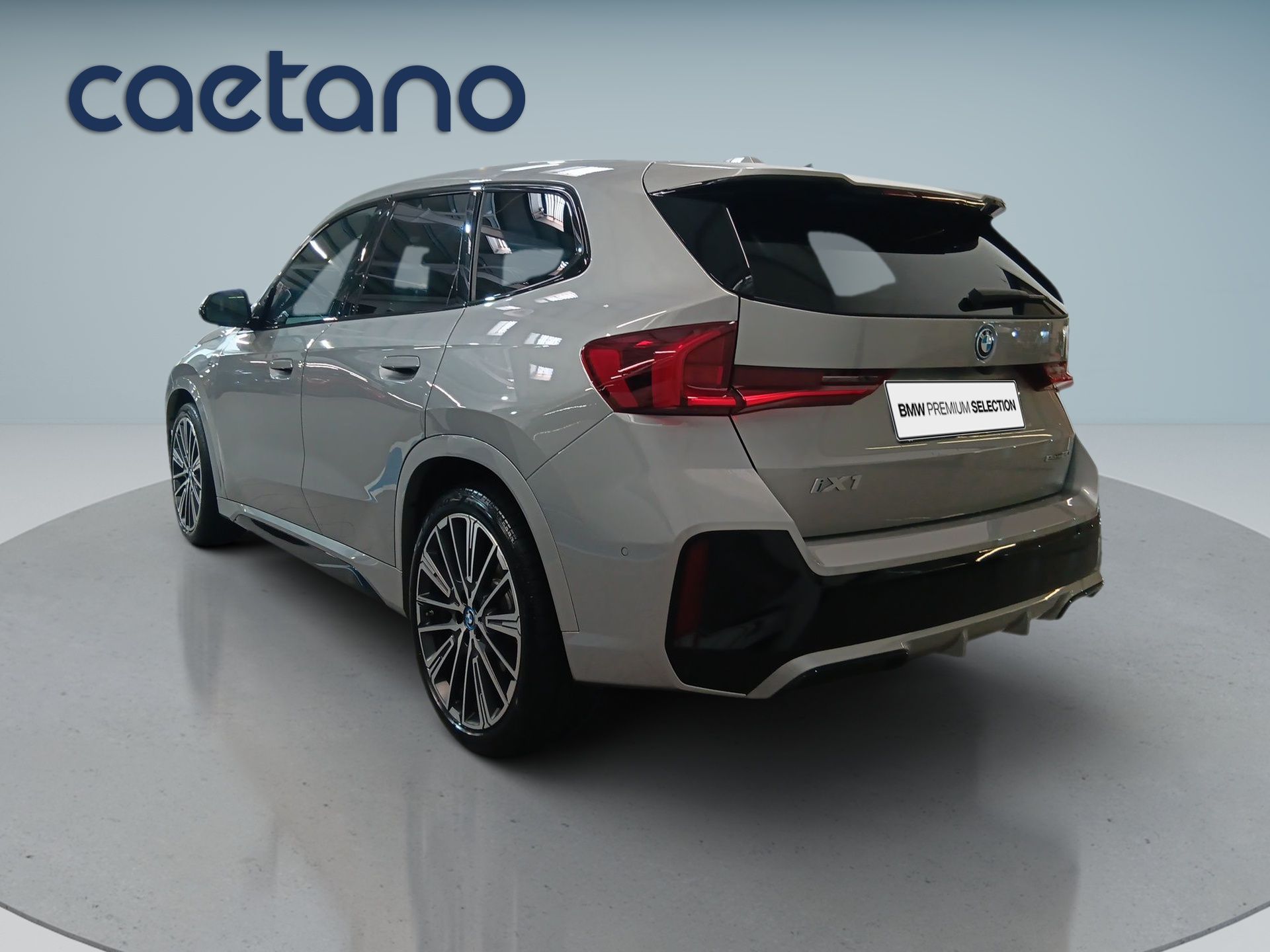 BMW iX1 eDrive20 — photo 4
