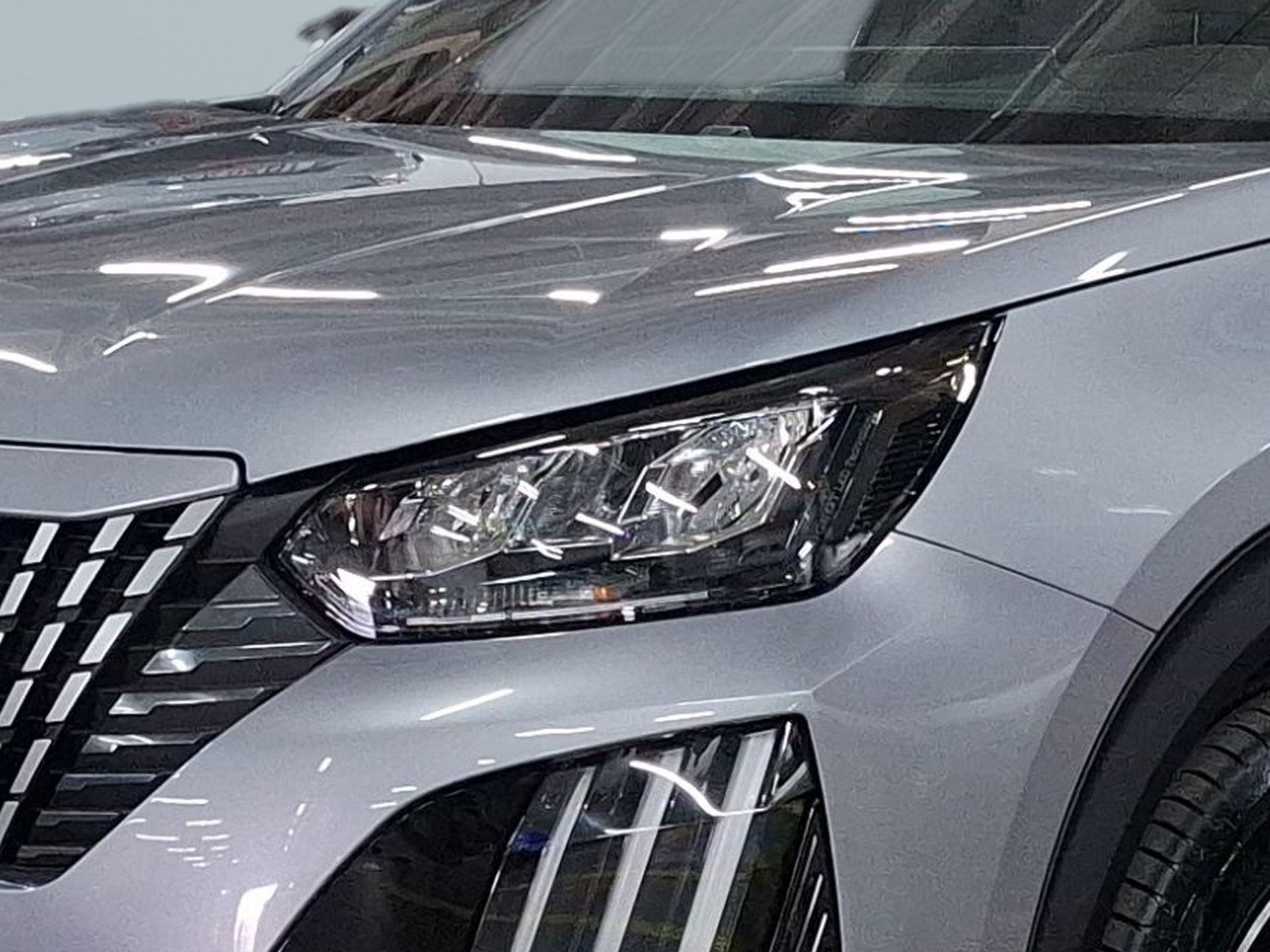 Peugeot 2008 2008 1.2 Hybrid Allure e-DCS6 | 136cv | 5P | 5L — photo 2