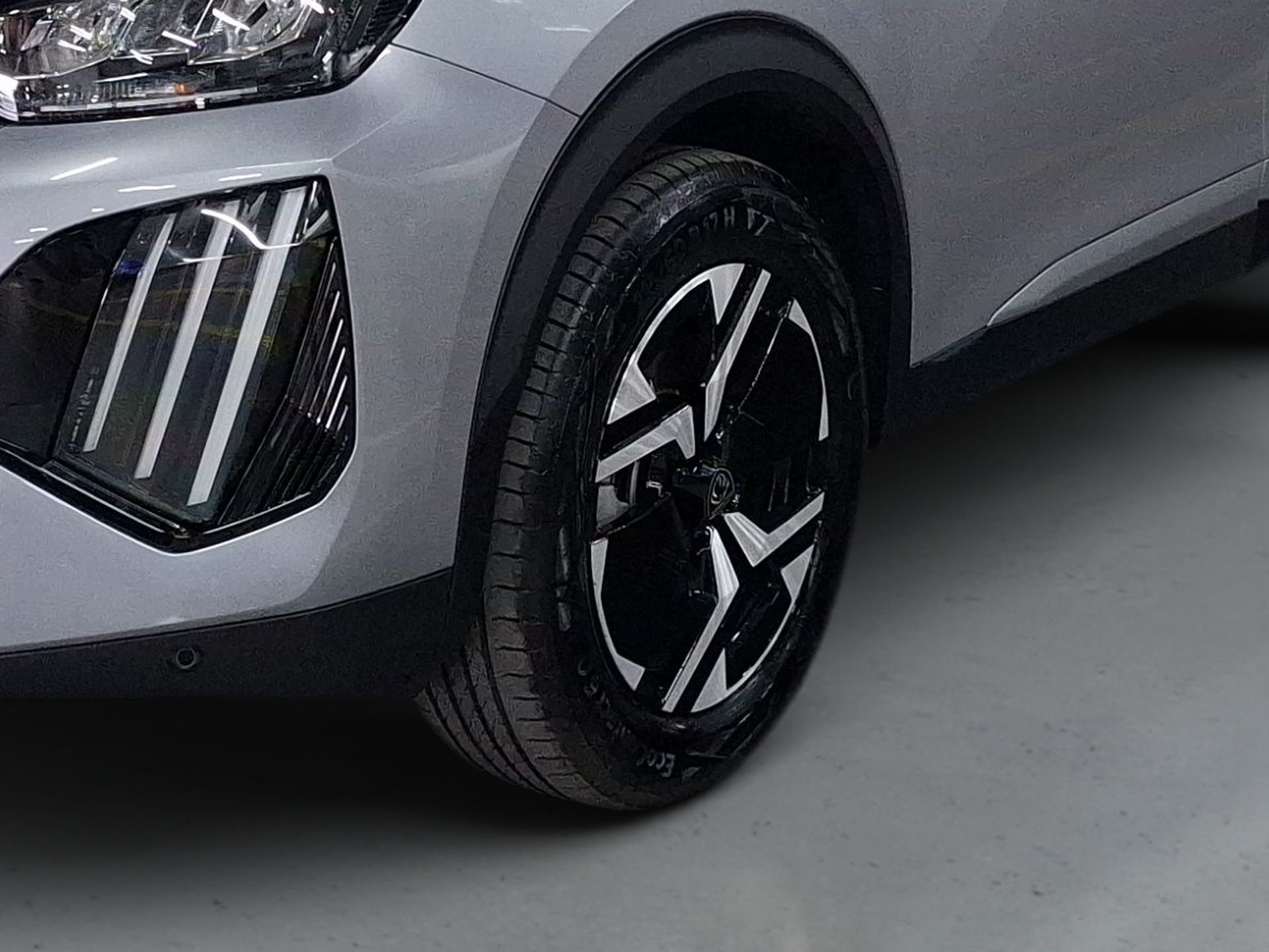 Peugeot 2008 2008 1.2 Hybrid Allure e-DCS6 | 136cv | 5P | 5L — photo 3