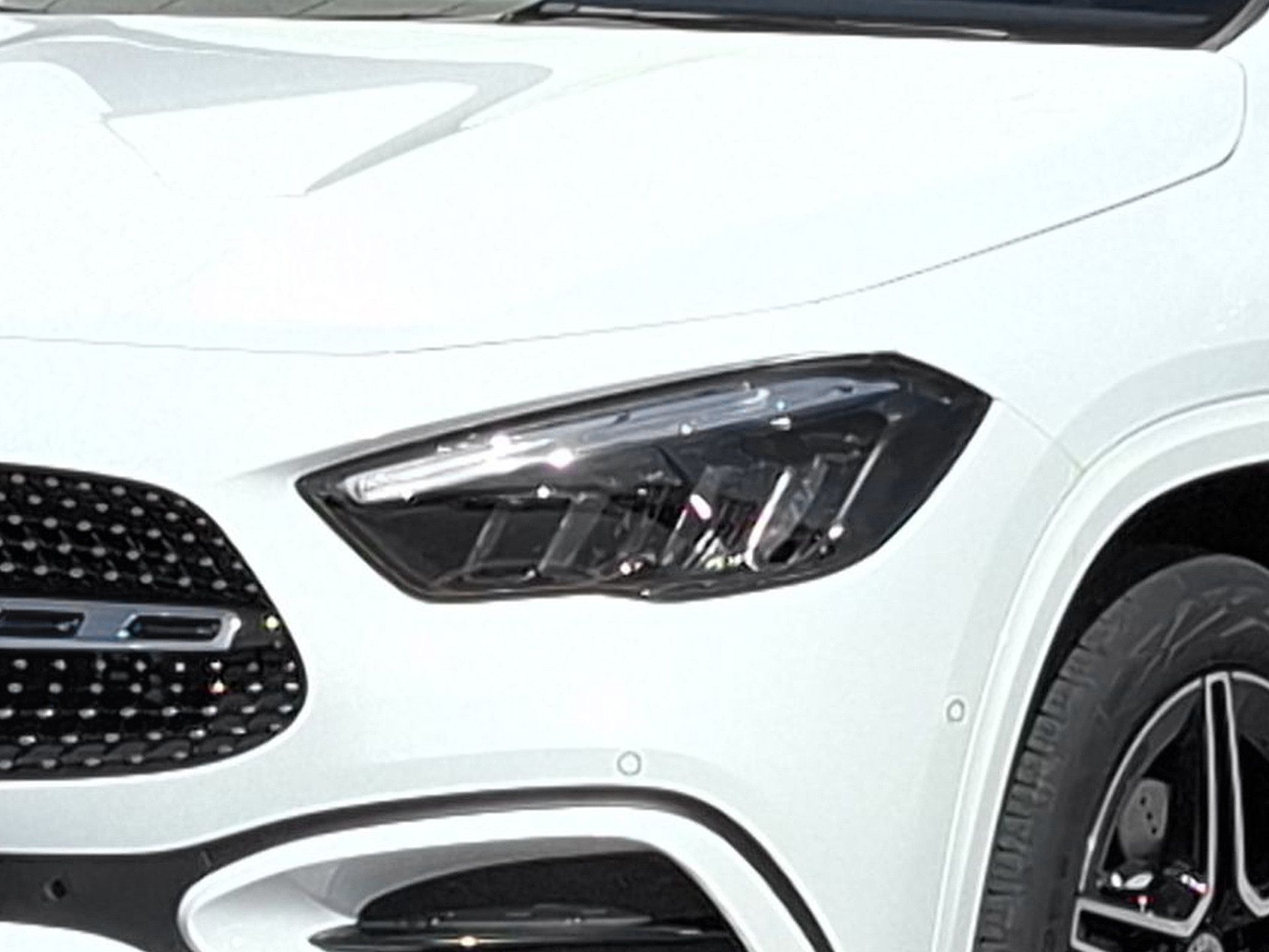 Mercedes-Benz GLA 250 e híbrido plug-in — photo 2