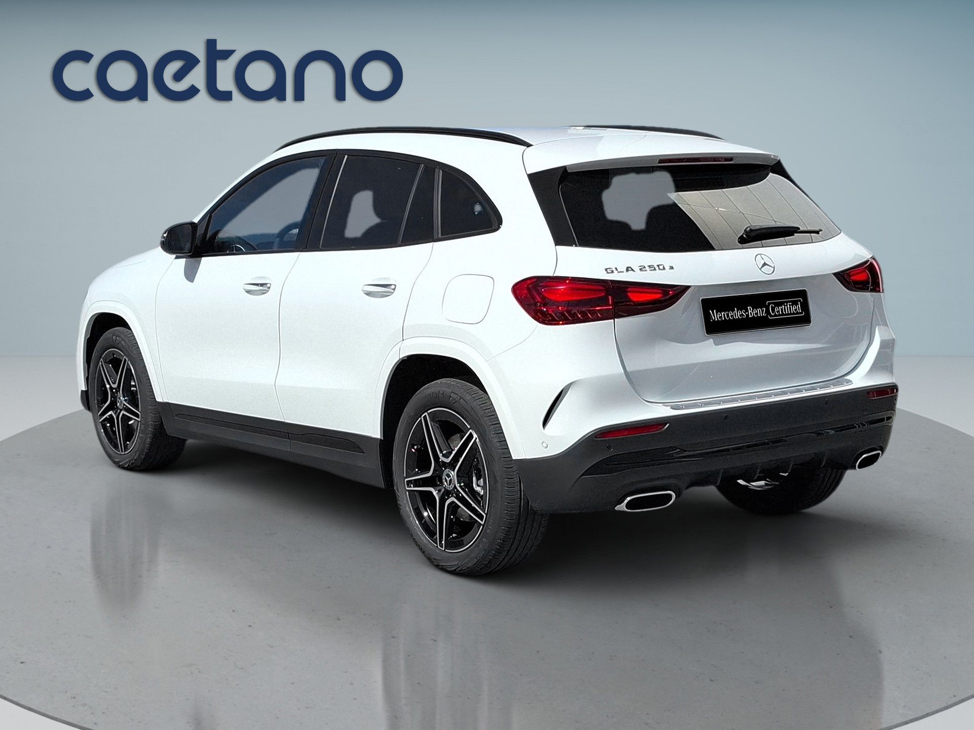 Mercedes-Benz GLA 250 e híbrido plug-in — photo 5