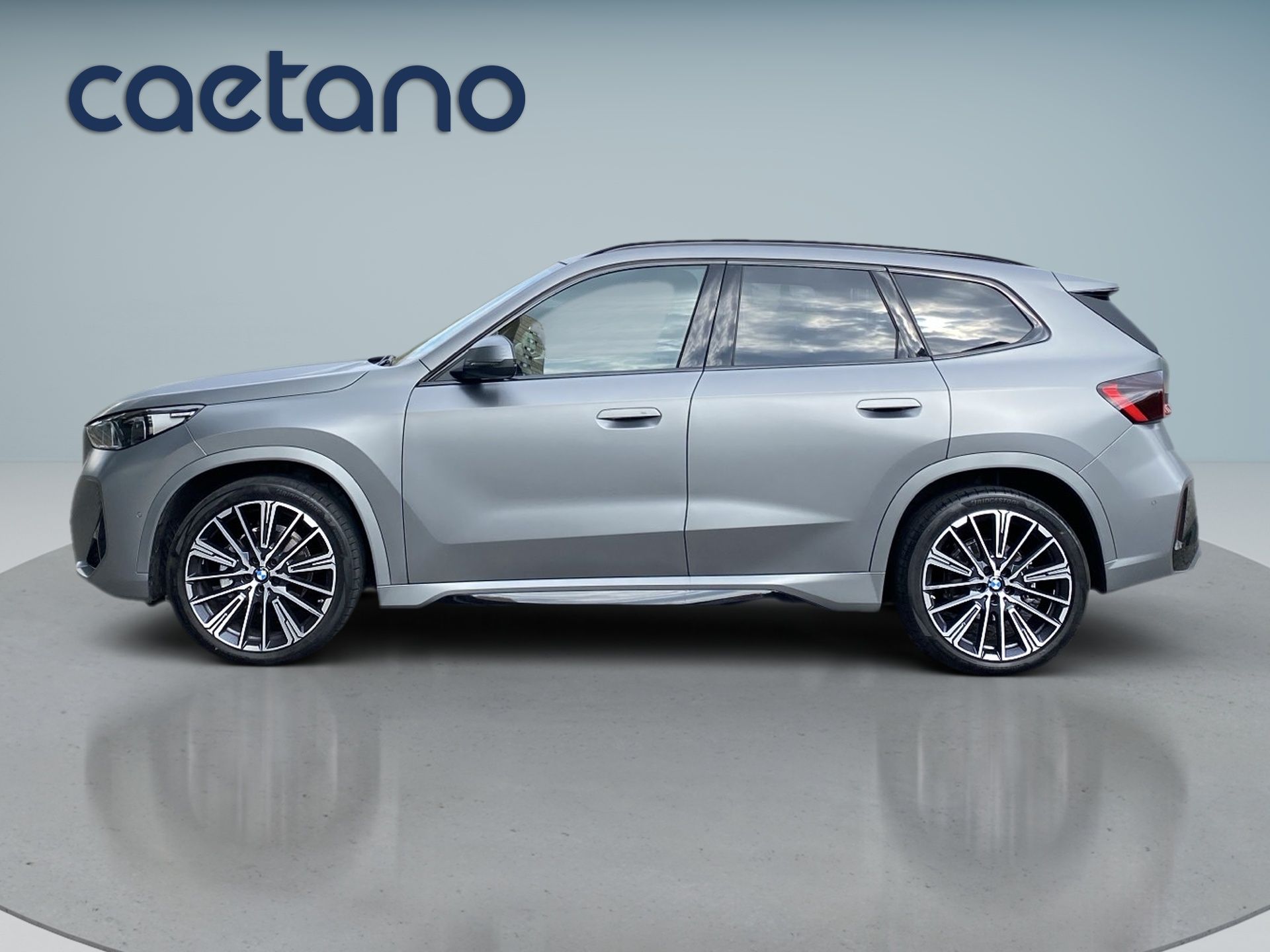 BMW iX1 eDrive20 — photo 5