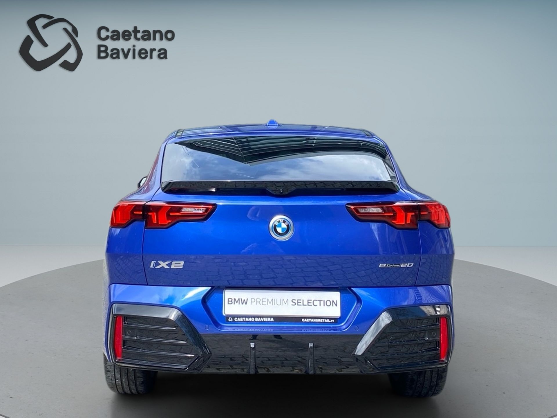 BMW iX2 eDrive20 — photo 3