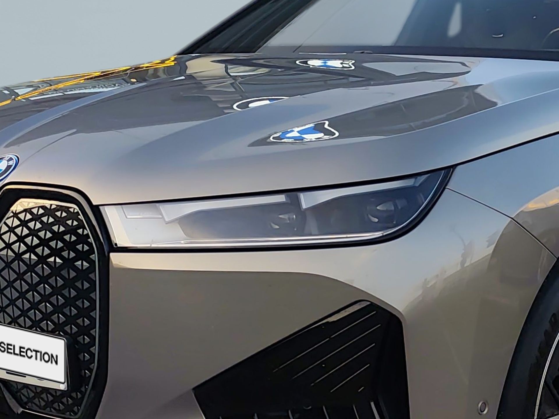 BMW iX xDrive40 — photo 4