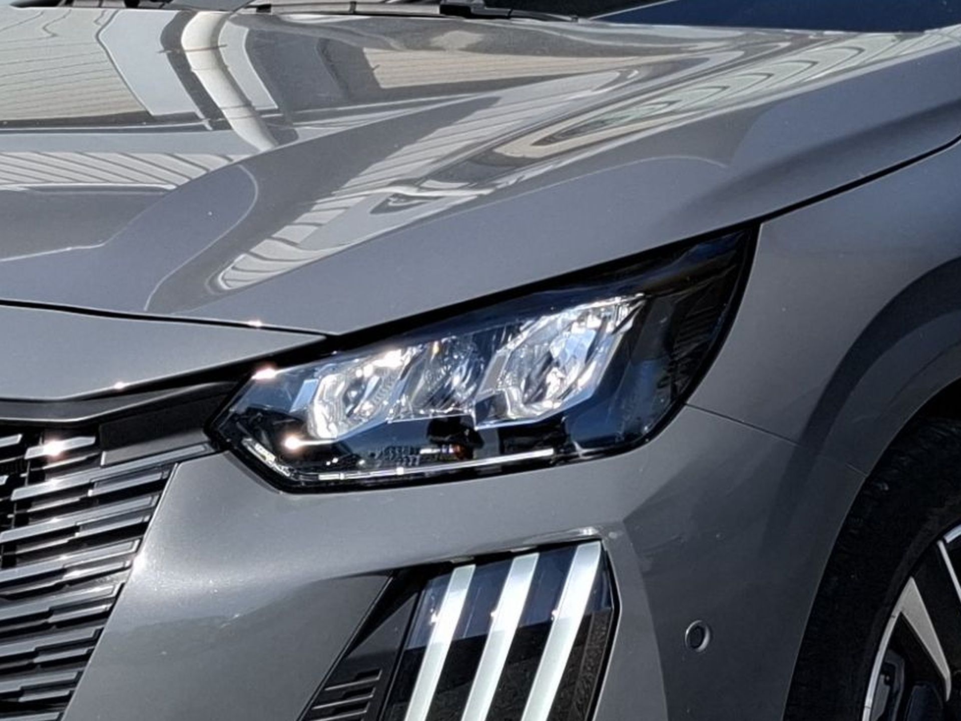 Peugeot E-208 Allure Elétrico 156 cv (115 kW) - Bateria 54 kW — photo 3