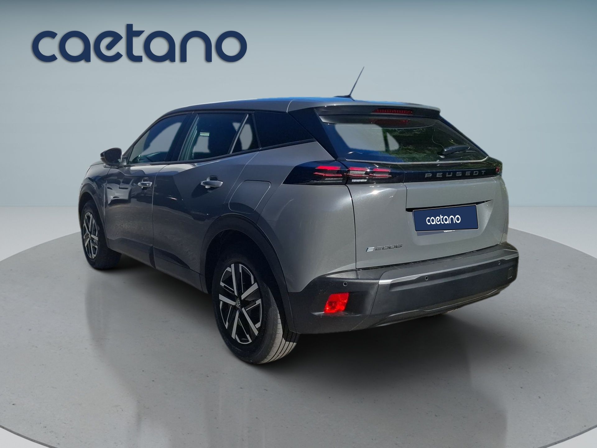 Peugeot E-2008 156 cv - Bateria 54 kWh Style — photo 3