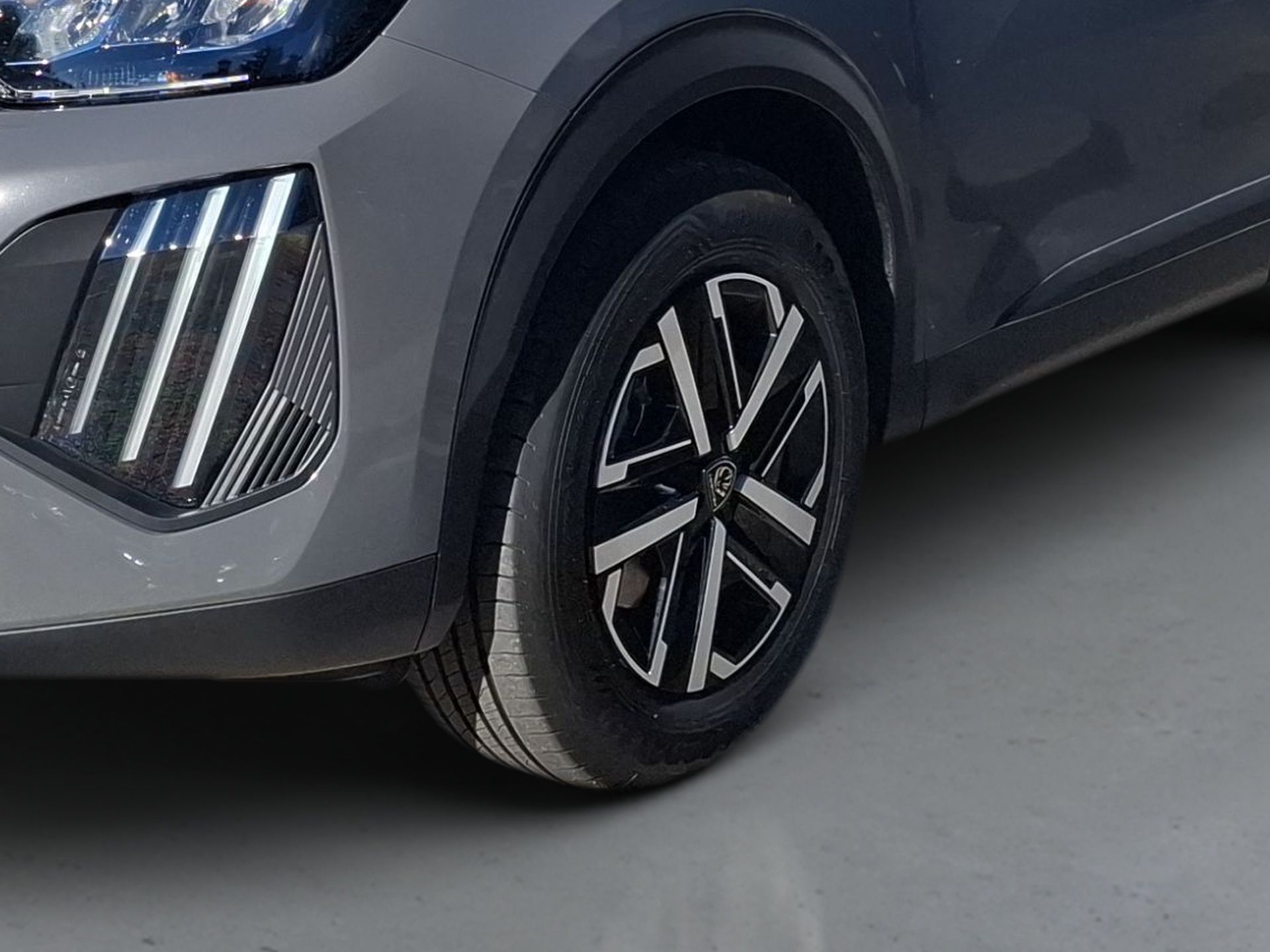 Peugeot E-2008 156 cv - Bateria 54 kWh Style — photo 4
