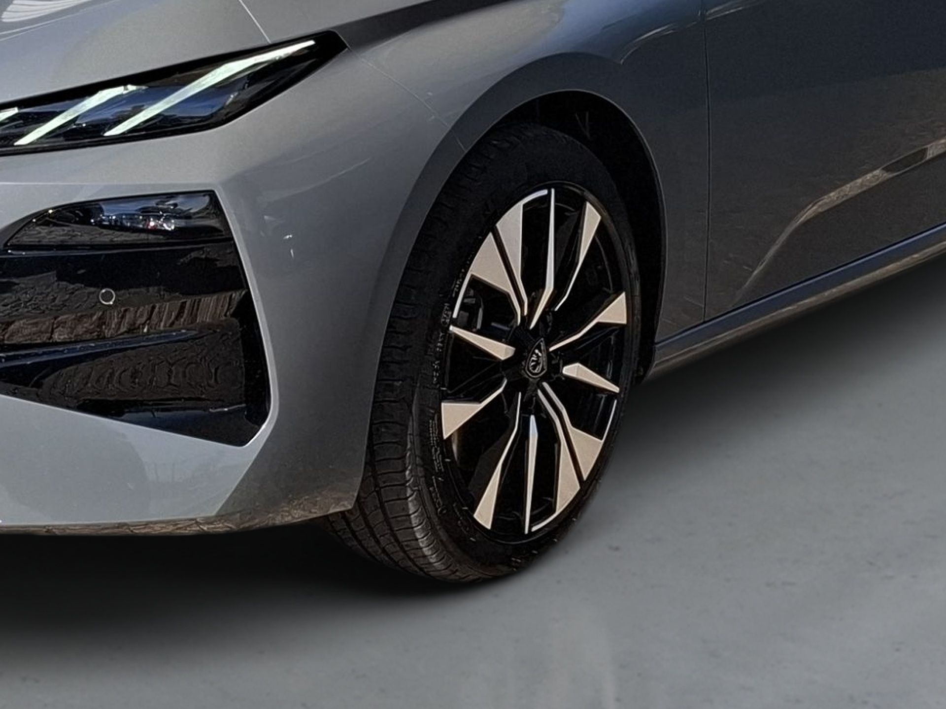 Peugeot 308 SW SW Allure 1.6 Plug-in Hybrid 195cv e-DCS7 — photo 3