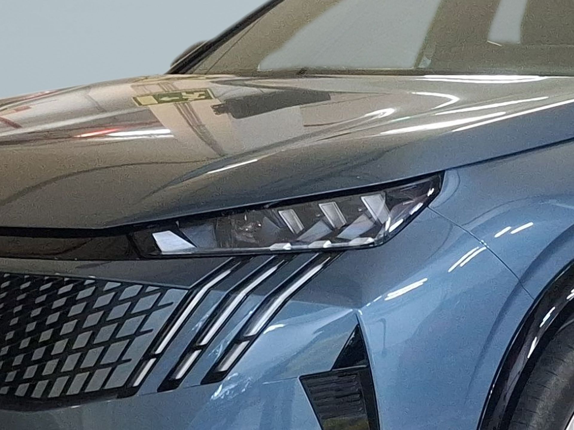 Peugeot 5008 GT Long Range 230 cv - Bateria 97 kWh — photo 2
