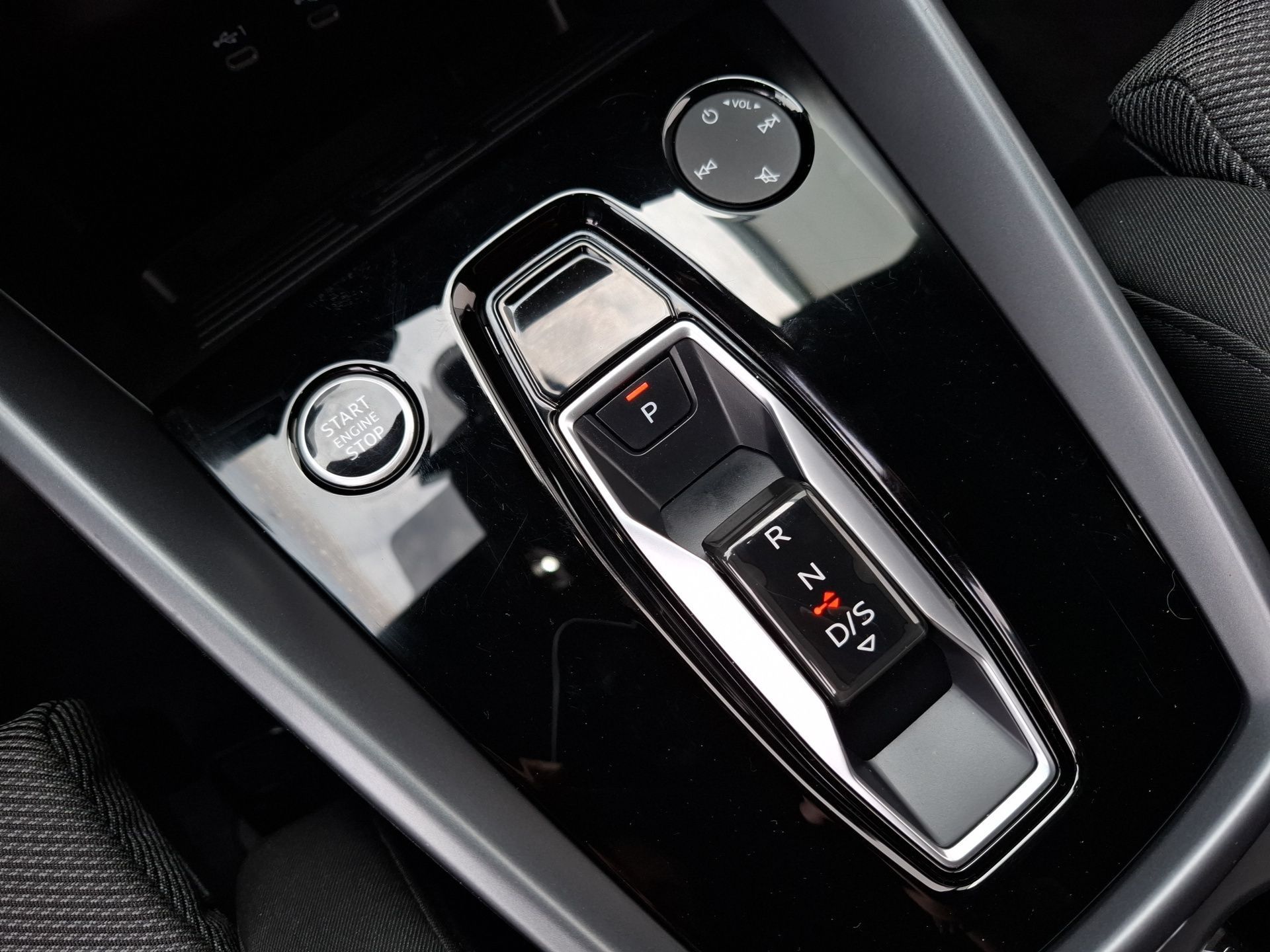 Audi A3 Sportback 30 TFSI S tronic Advanced — photo 5
