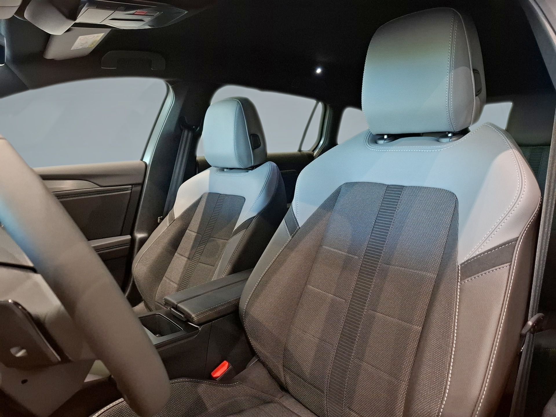 Opel Astra 1.2T Hybrid 145cv GS CADC6 ST — photo 3
