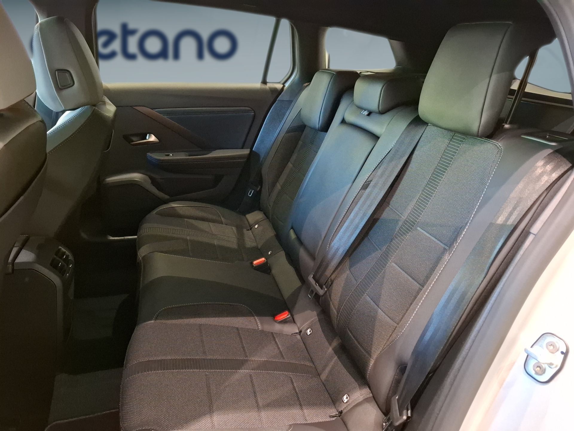 Opel Astra 1.2T Hybrid 145cv GS CADC6 ST — photo 4
