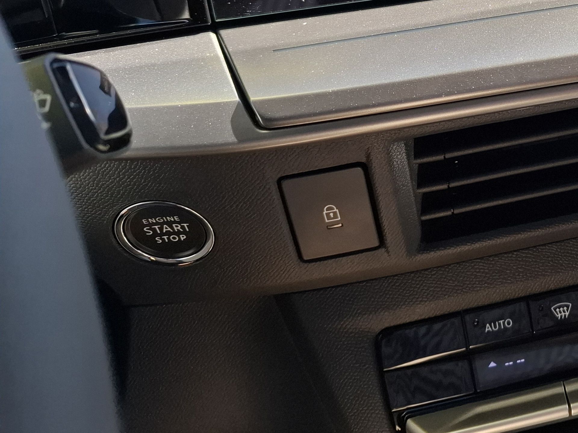 Opel Frontera Hybrid GS 1.2T 145cv CADC6 — photo 3