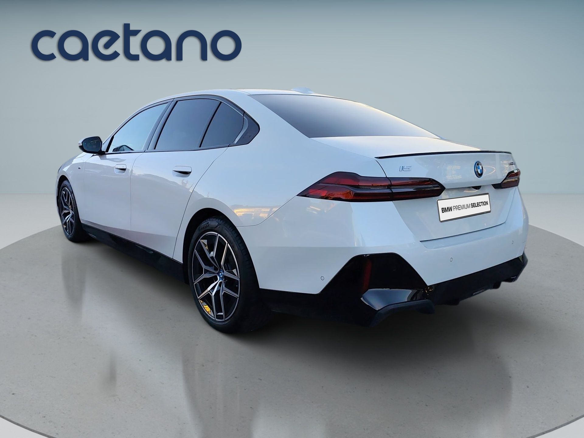 BMW i5 eDrive40 — photo 5