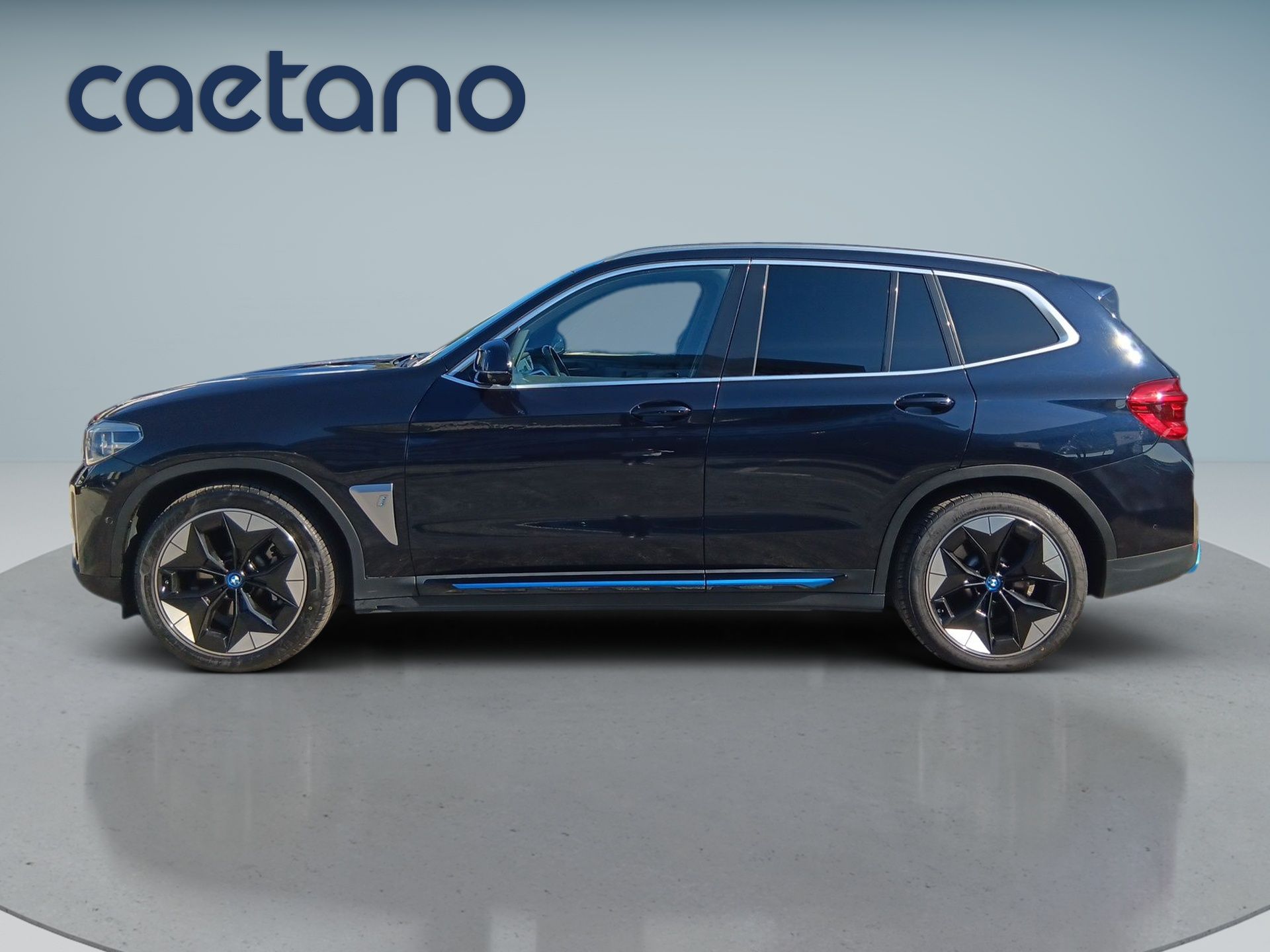 BMW IX3 80 kWh Impressive — photo 3