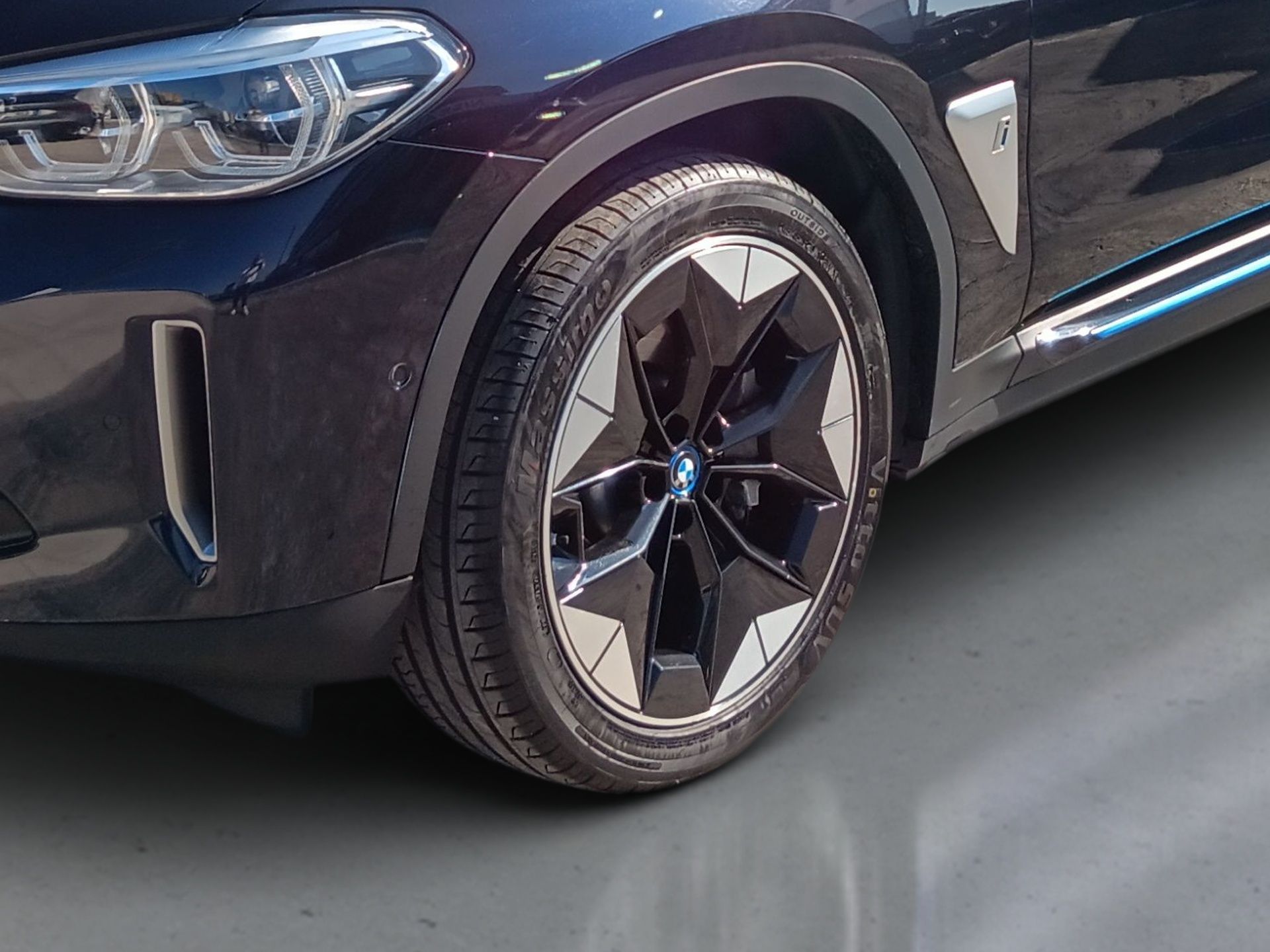 BMW IX3 80 kWh Impressive — photo 4