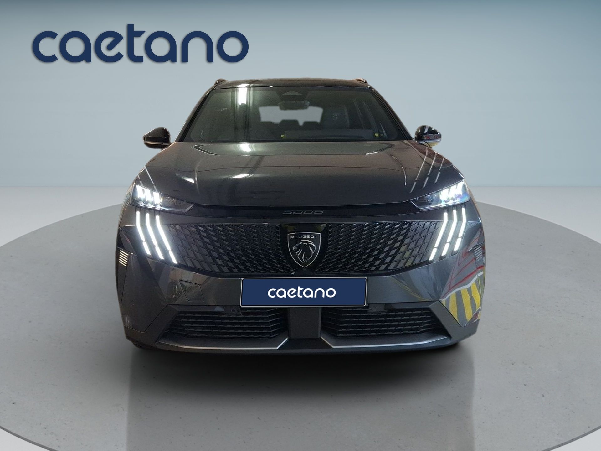 Peugeot 5008 Allure Plug-in Hybrid 225cv e-DCS7 — photo 2