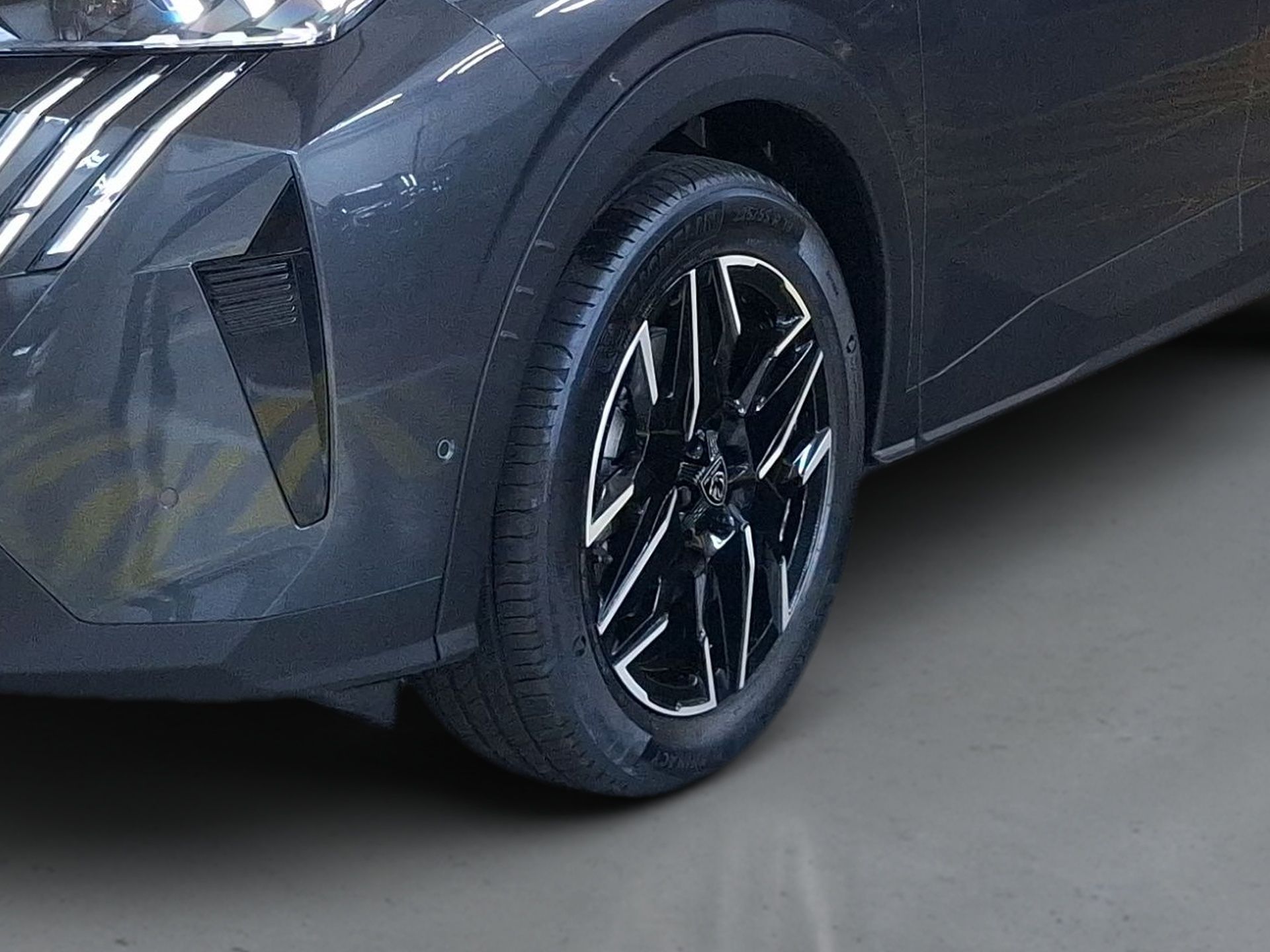Peugeot 5008 Allure Plug-in Hybrid 225cv e-DCS7 — photo 5