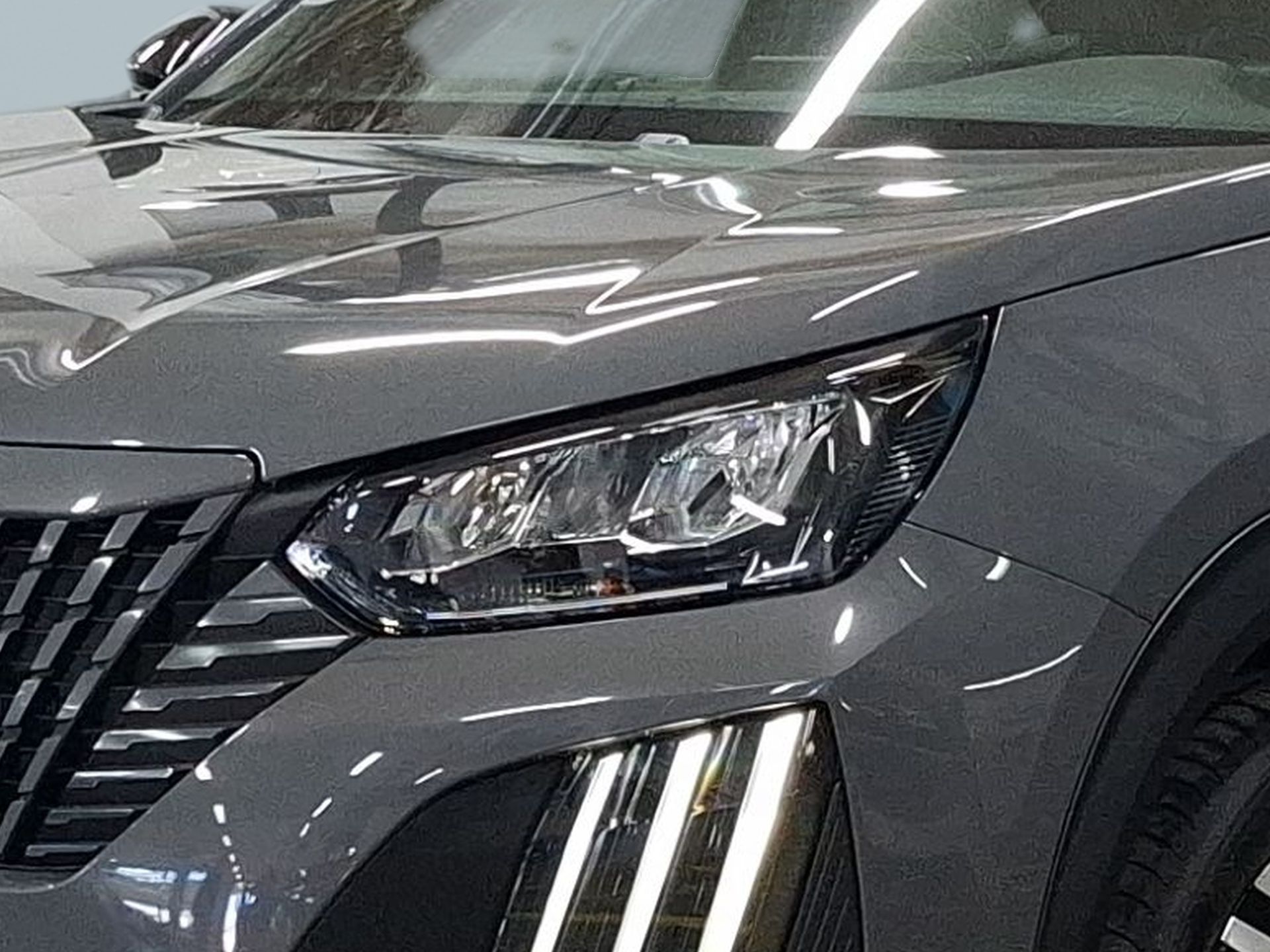 Peugeot E-2008 156 cv - Bateria 54 kWh Allure — photo 5