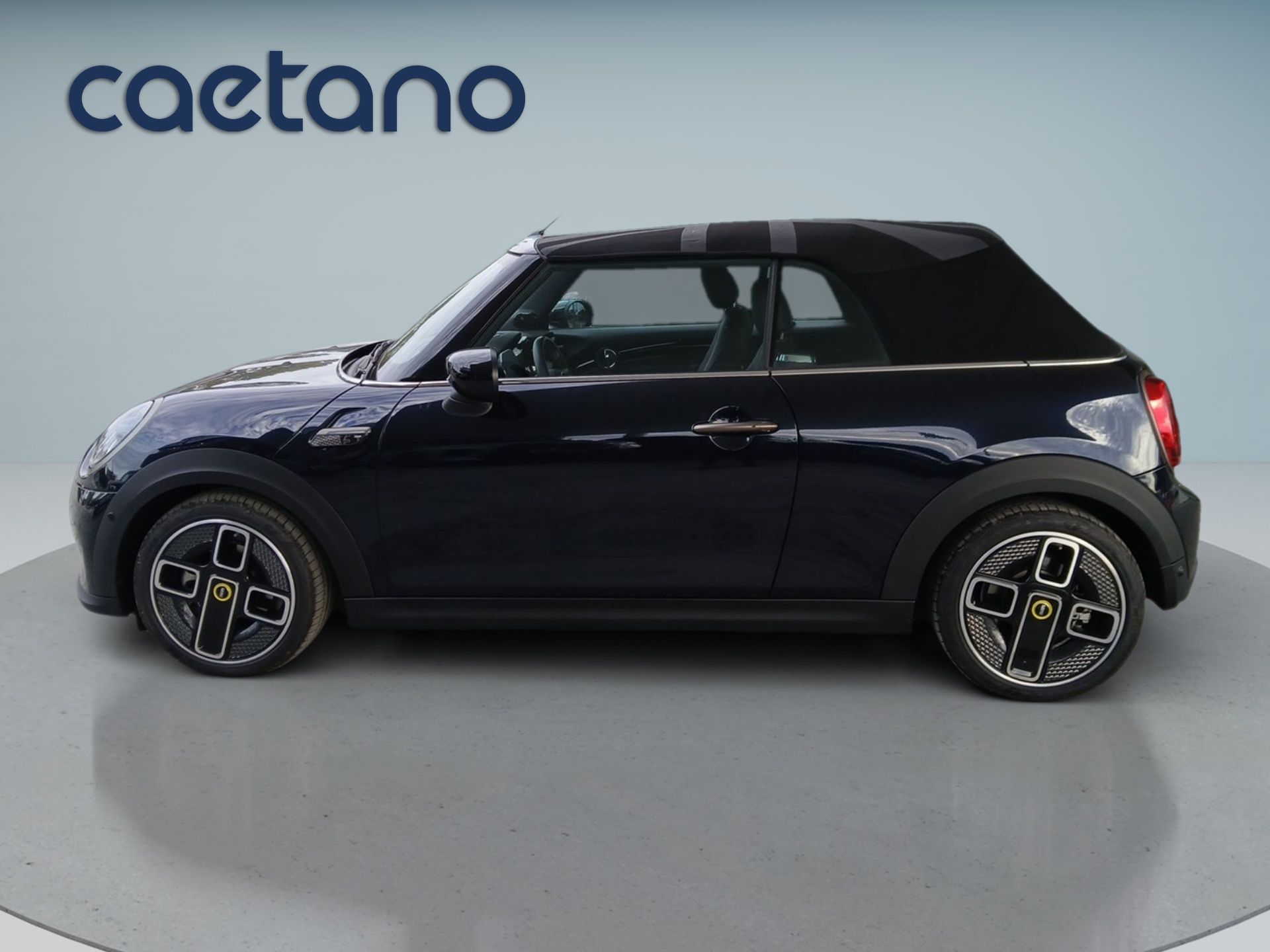 MINI Mini Cooper SE — photo 2