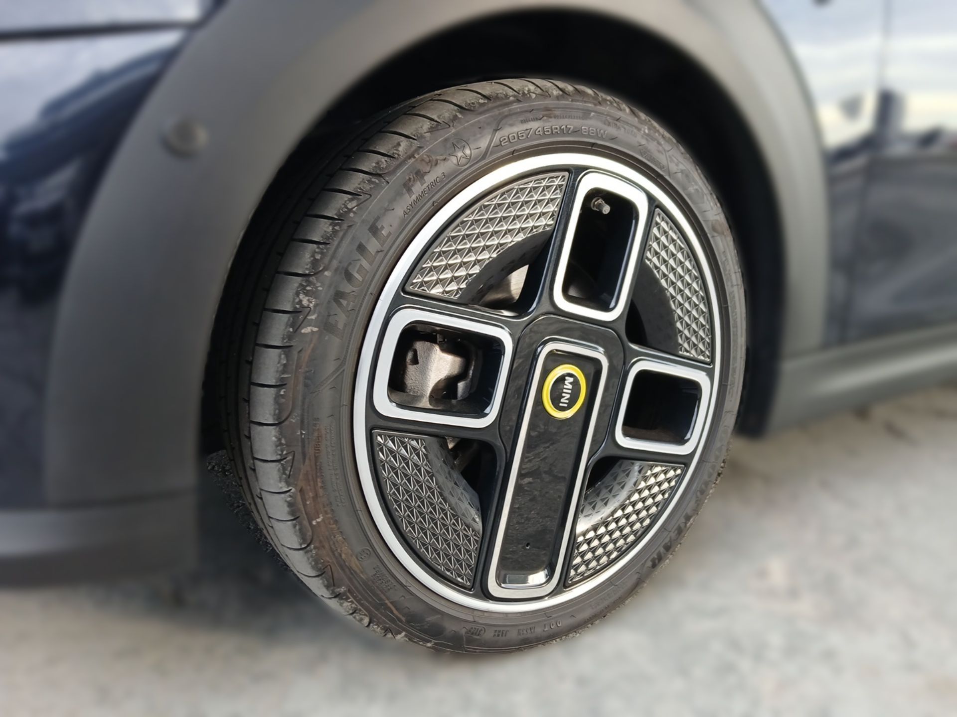 MINI Mini Cooper SE — photo 5