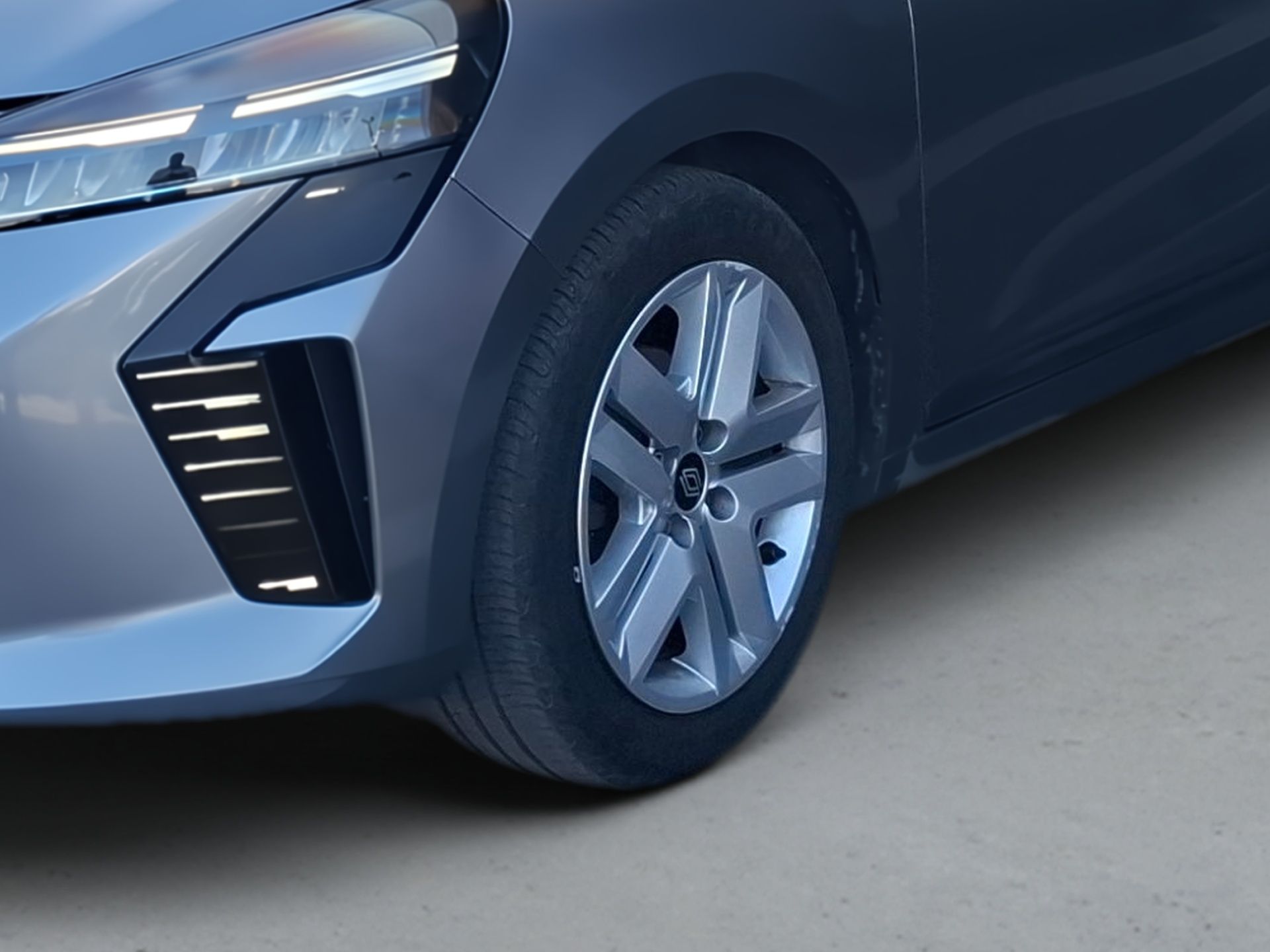 Renault Clio TCe 100 Bi-Fuel Evolution — photo 3