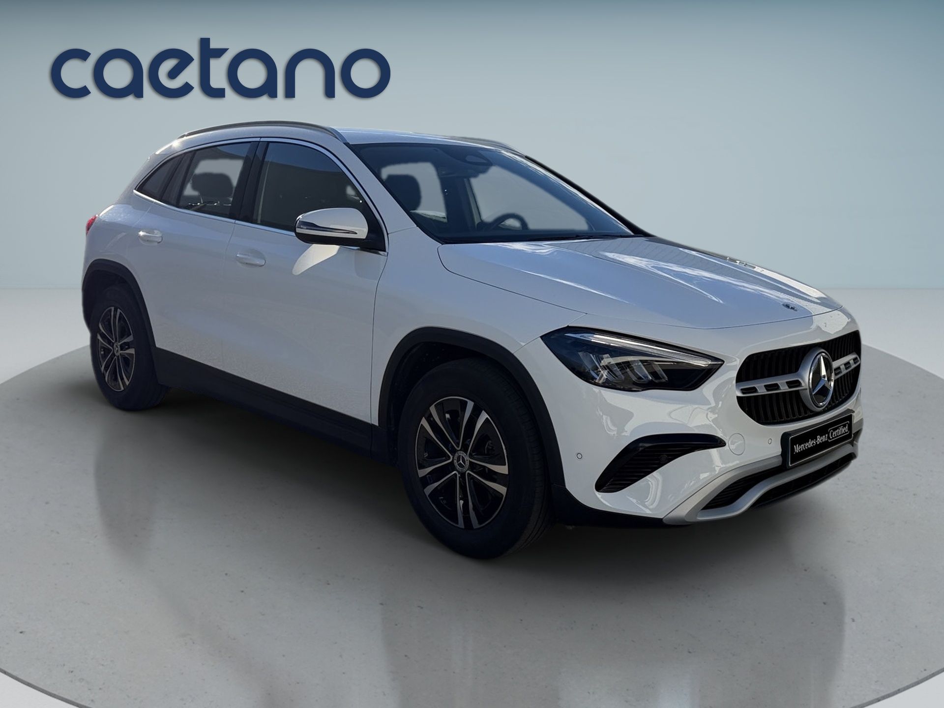 Mercedes-Benz GLA 180 d — photo 2