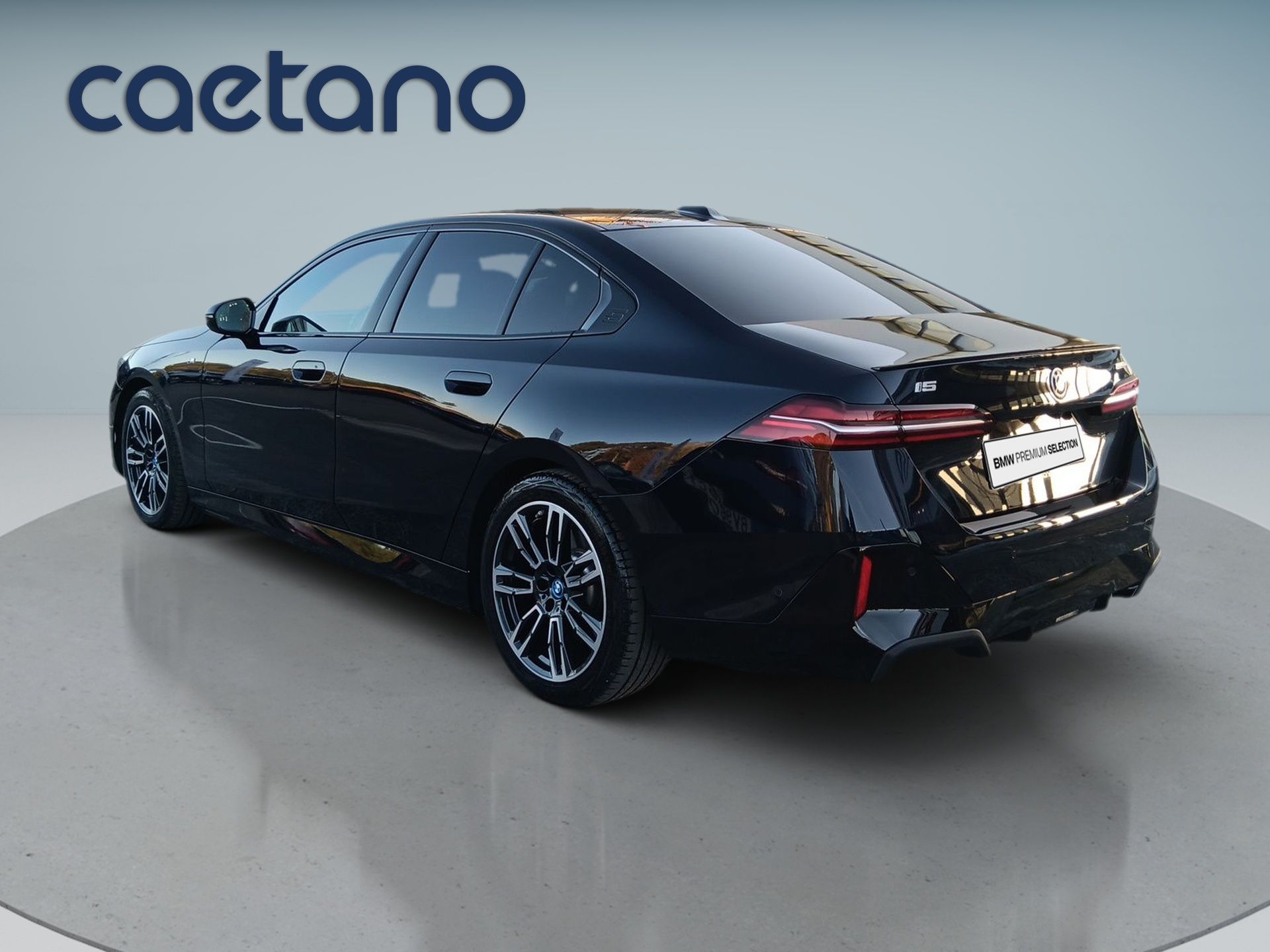 BMW i5 eDrive40 — photo 2